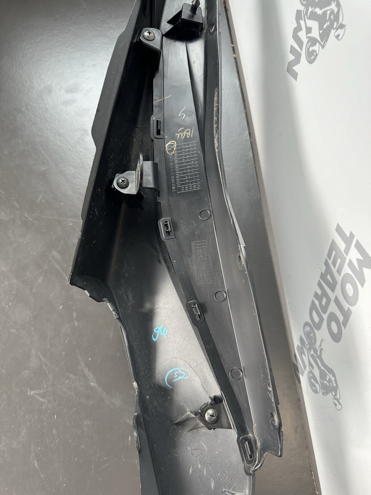 Yamaha MT03 MT-03 Right Rear fairing panel rear Right wing trim 1WD-F1721-00 OEM