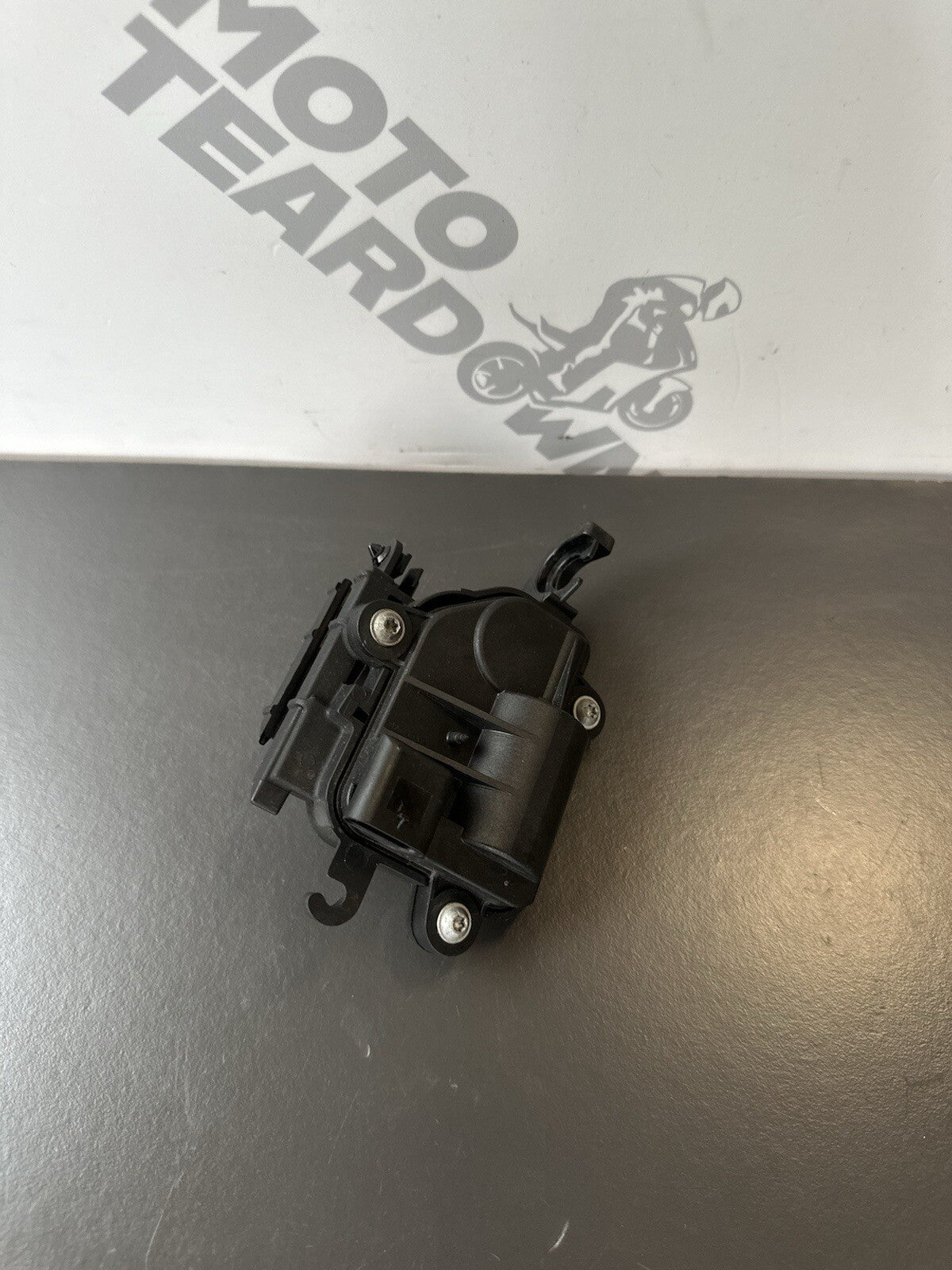 BMW S1000R exhaust valve motor actuator Exhaust Actuator 2014 16,808 Miles OEM