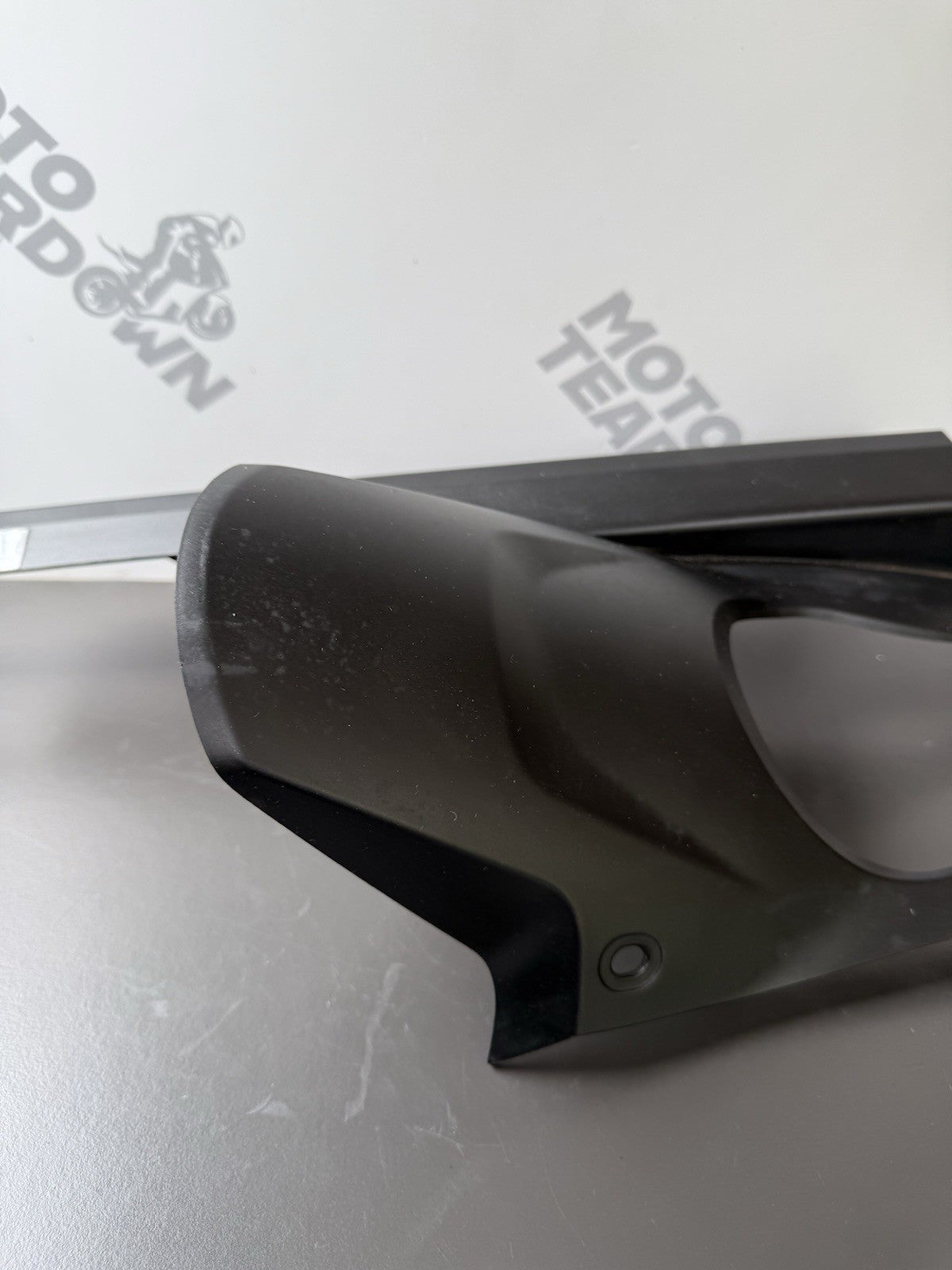 TRIUMPH TRIDENT 660 Rear Mudguard Rear Hugger Chain Guard 2021-2024 T2053300 OEM