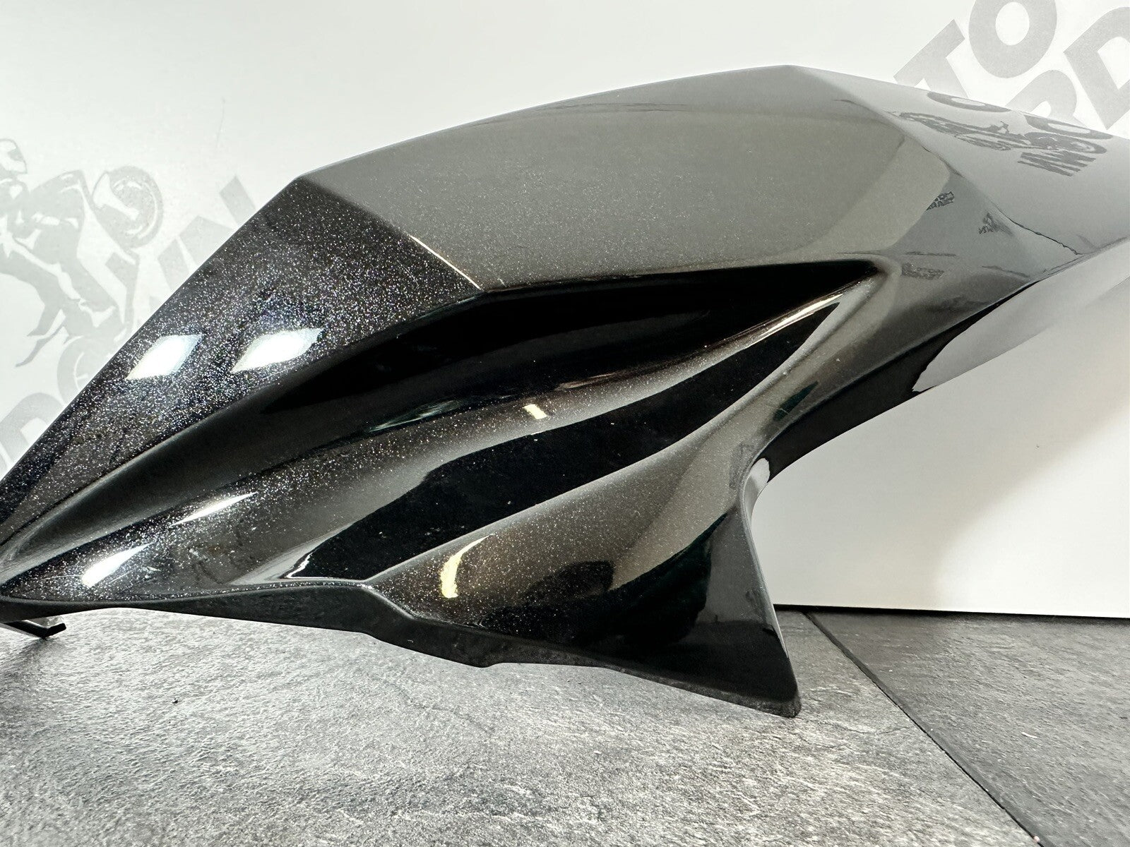 Kawasaki Z800 2016 Left Side Headlight Fairing Panel 12691 Miles 2013-2018 OEM