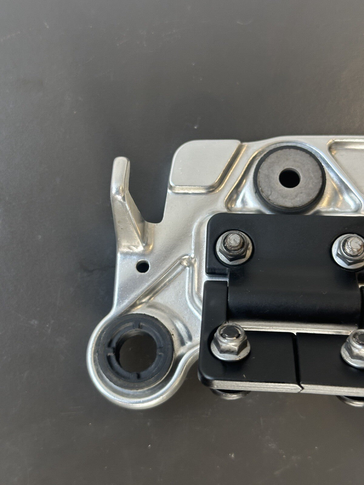 Triumph Speed Triple 1050 RS Speedo Bracket Clock Bracket Dash Mount Pivot 2018-