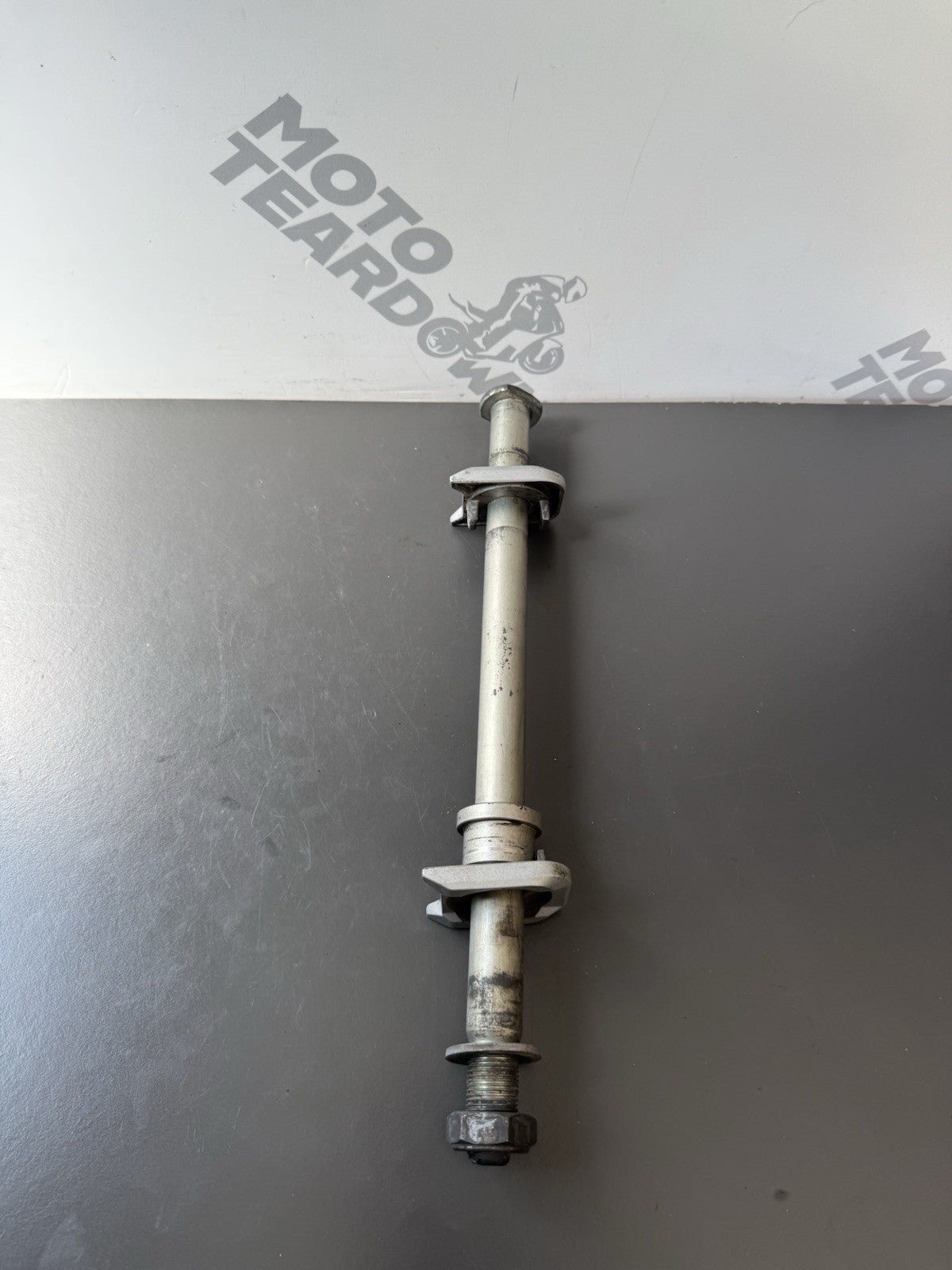 TRIUMPH TRIDENT 660 REAR WHEEL SPINDLE Rear Wheel Axle YEAR 2021-2024 OEM