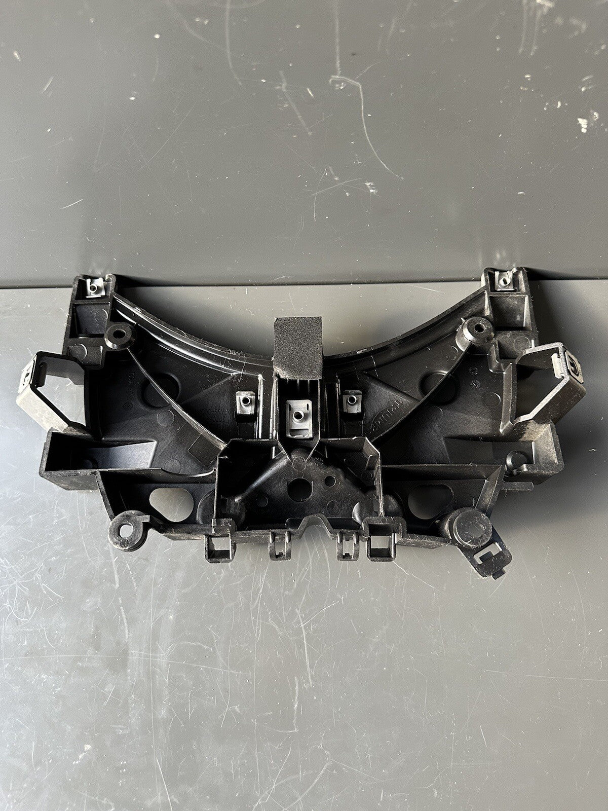 TRIUMPH STREET TRIPLE 765RS 2017-19 REAR SEAT LATCH BRACKET BRIDGE OEM 2070384