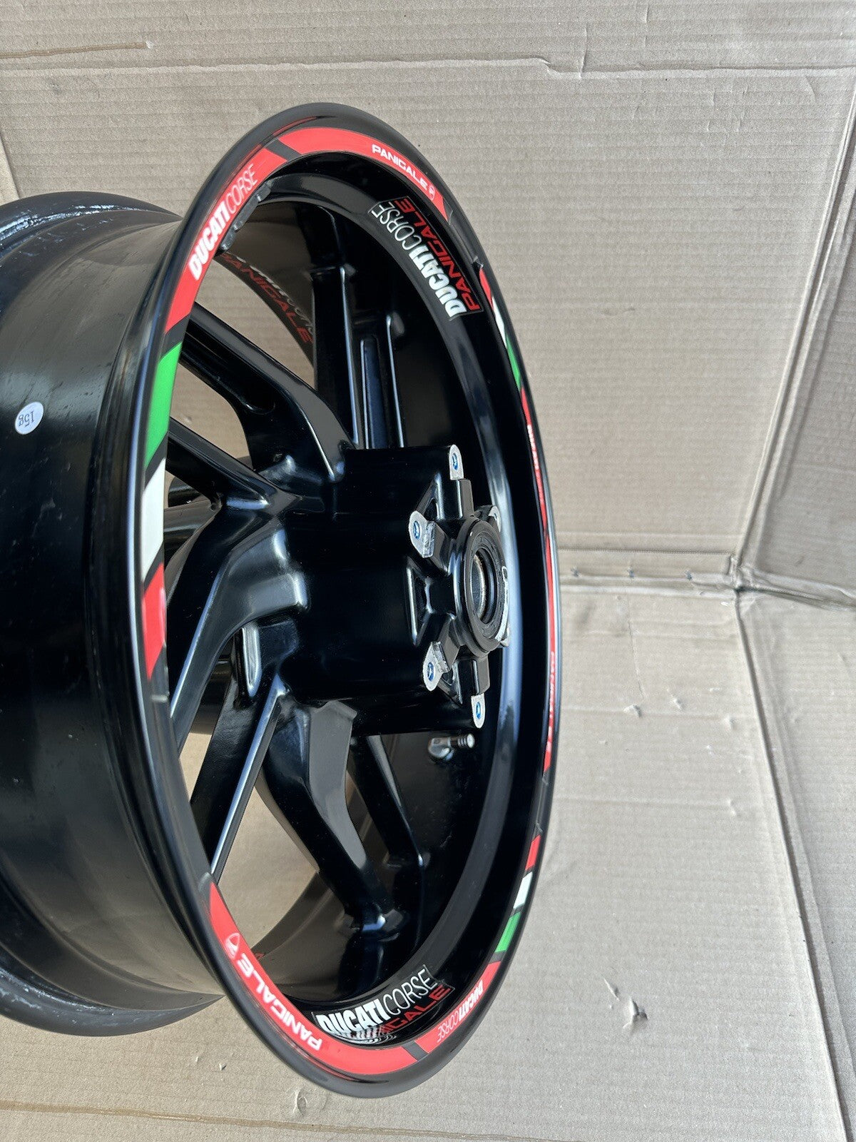 Ducati 959 Panigale rear wheel black Rear Wheel 959 Rear Wheel READ DESCRIPTION