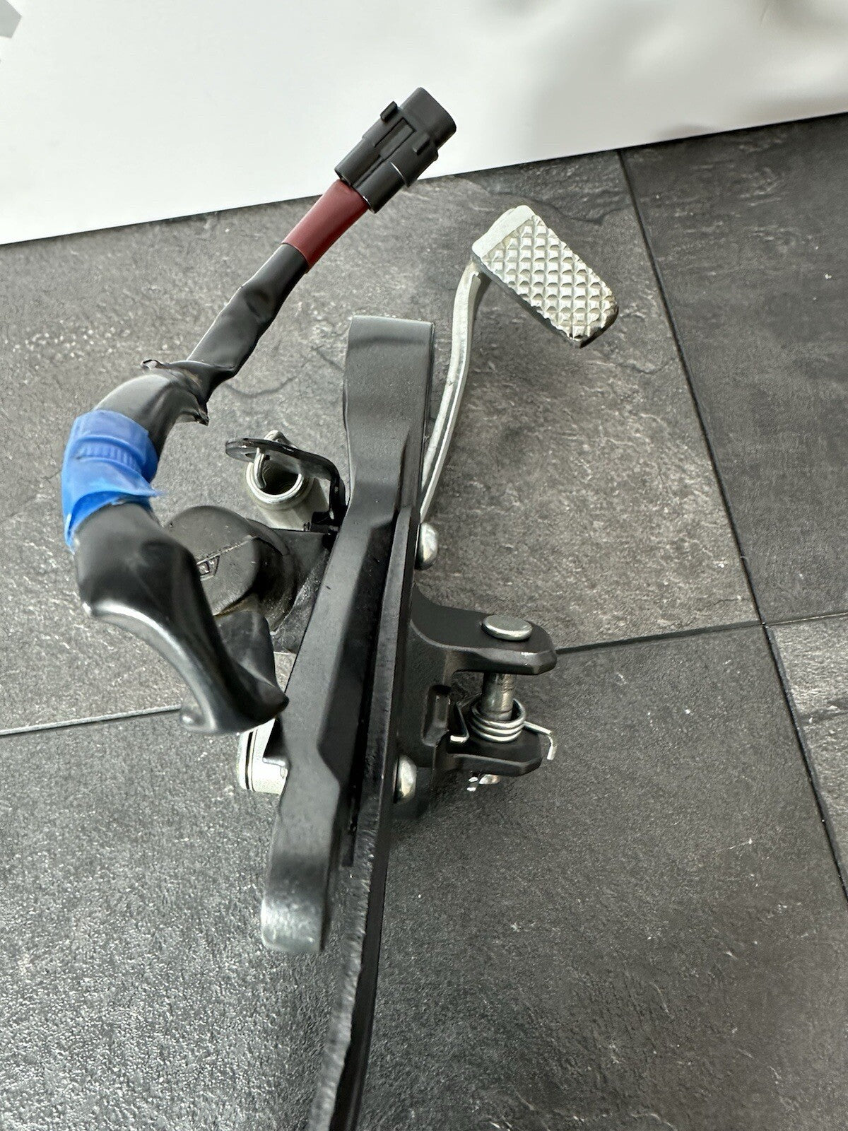 Yamaha R7 690 2024 Right Footrest Hanger Rearset Brake Lever 1784m 2022 2023