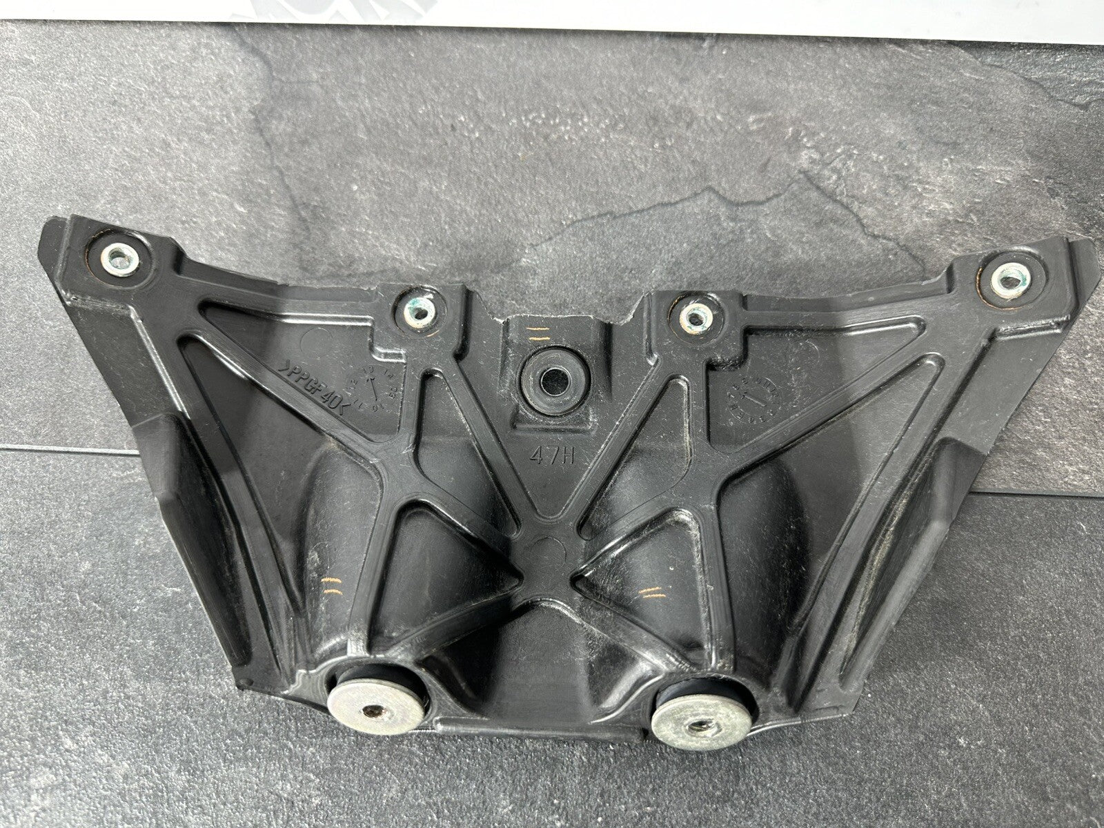 Suzuki GSXR 1000 2014 Fuel Tank Front Cover Bracket 22774 Miles 2009-2016 OEM