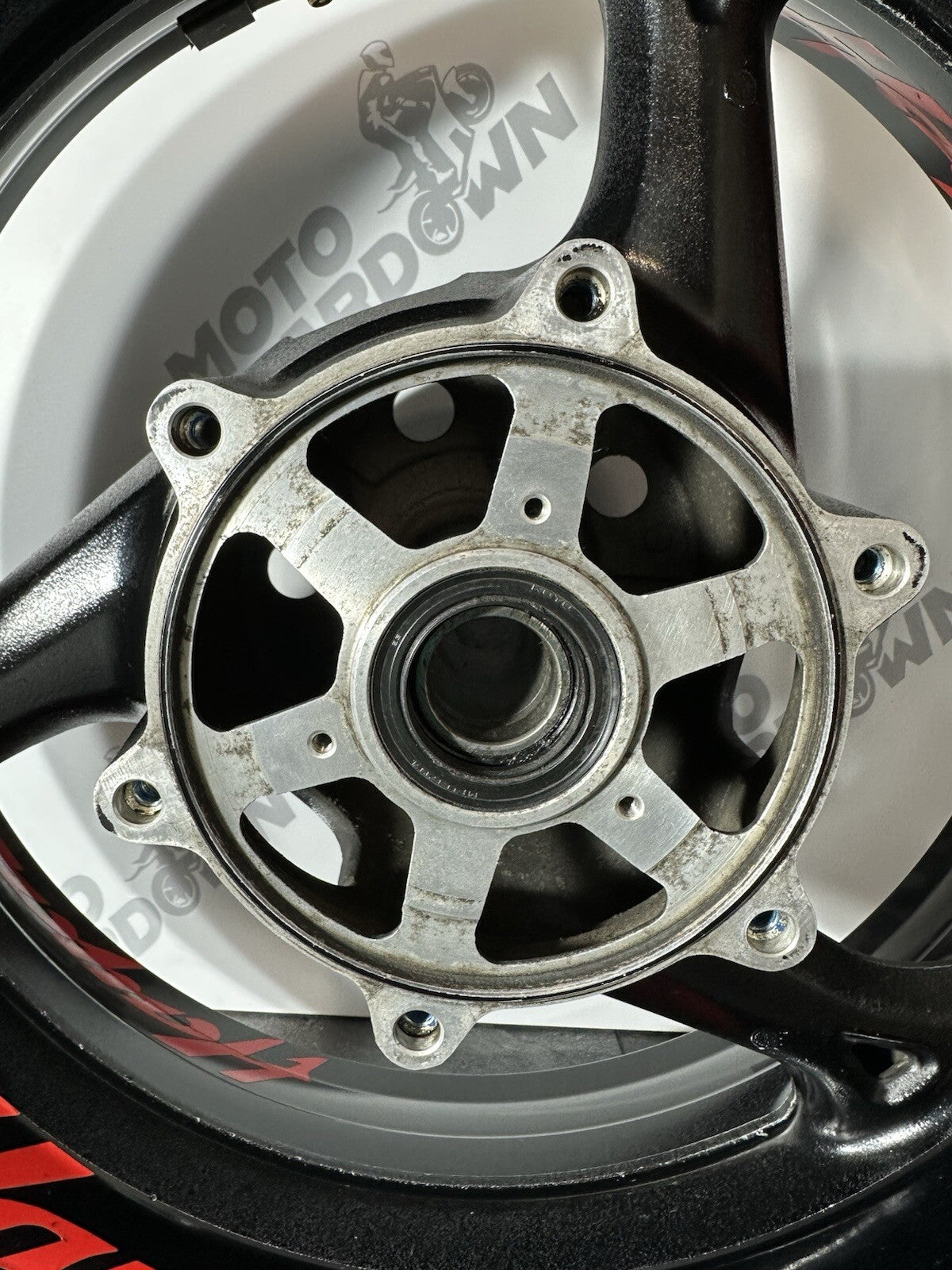 Suzuki GSXR 1300 2016 HAYABUSA Rear Wheel Rotor Rim 18408 Miles OEM Gen 2