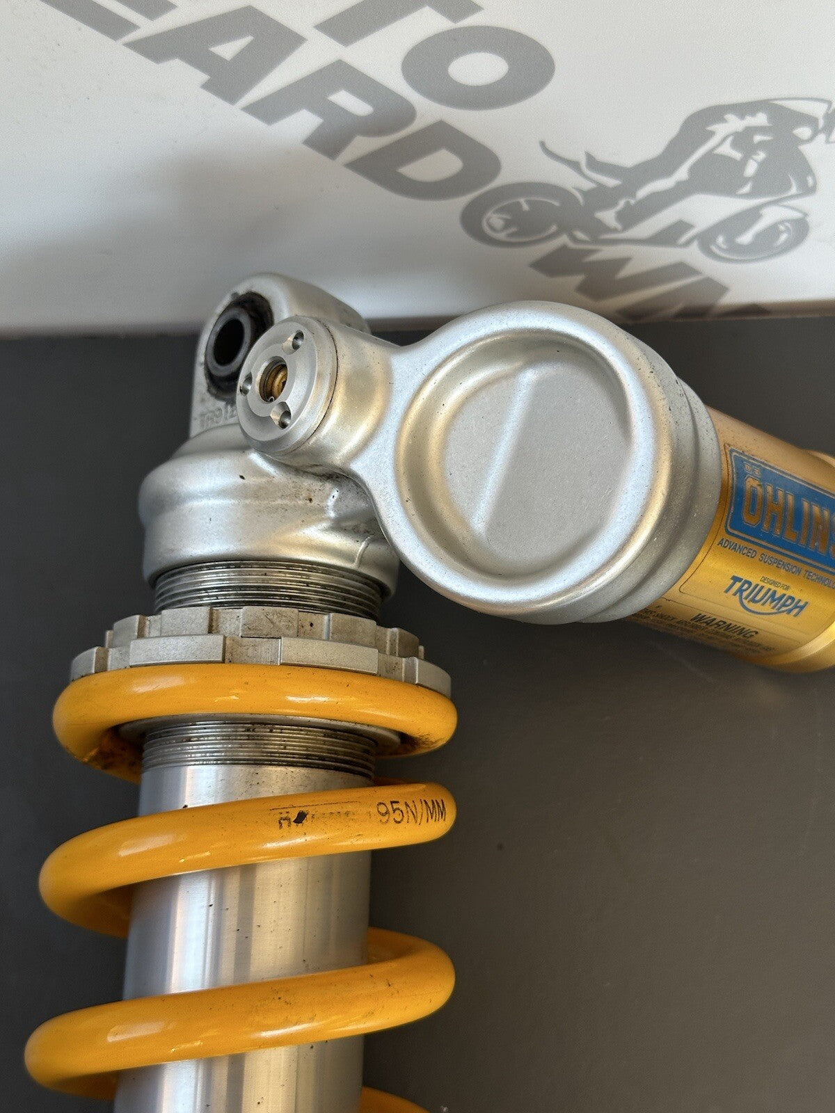 TRIUMPH STREET TRIPLE 765 RS OHLINS REAR SHOCK 2019 - *UK ONLY* 8126m Ohlins
