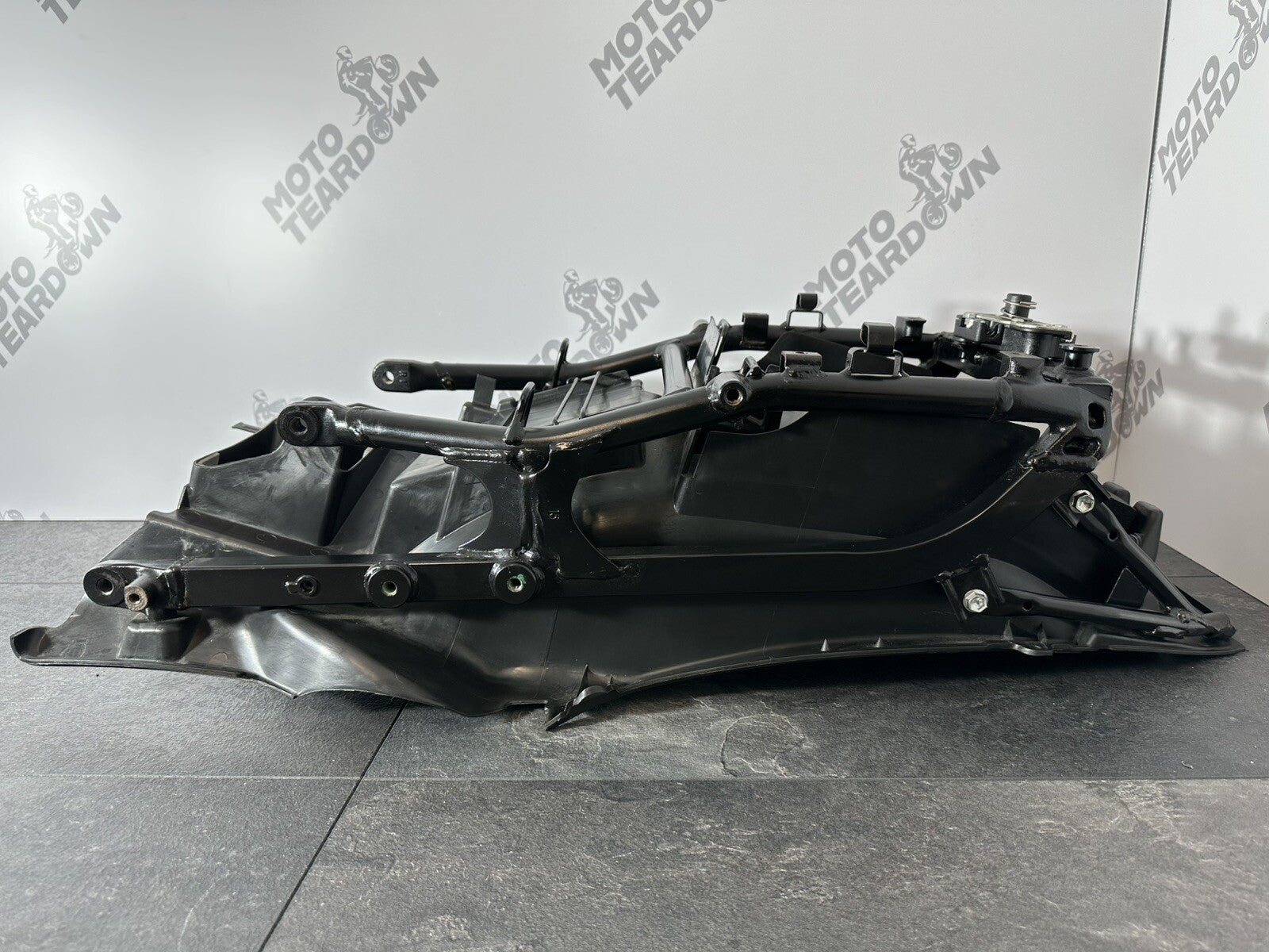 Suzuki GSXR 1300 2016 HAYABUSA Subframe & Undertray Rear Frame 18408 Miles OEM