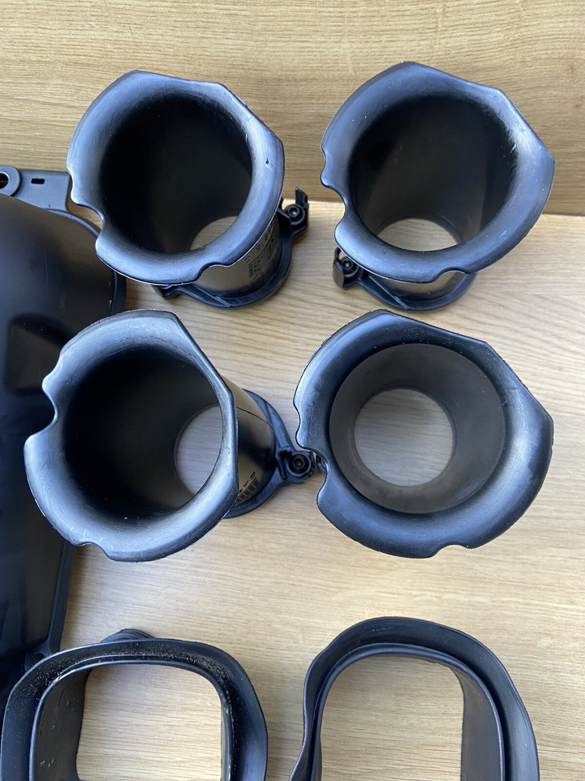 APRILIA TUONO V4 1100 FACTORY Top Part Of AIR BOX Trumpets 2019 OEM SPARES