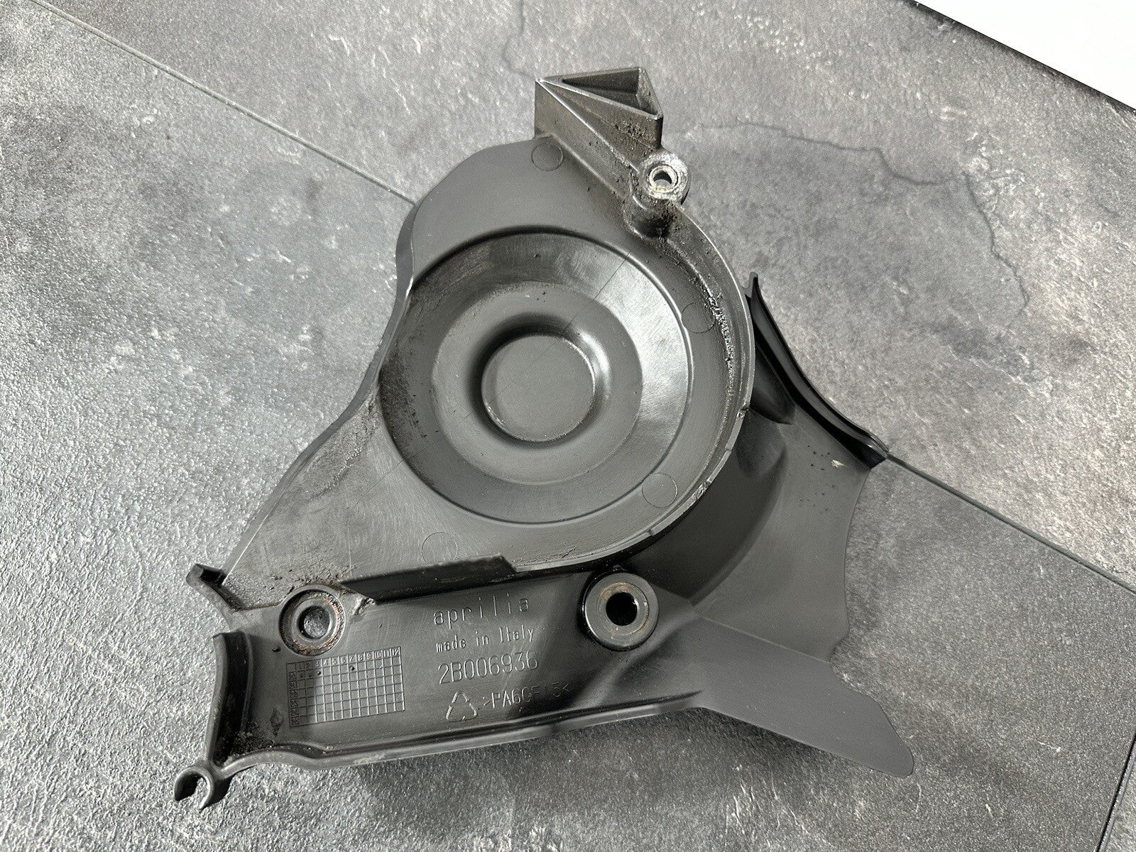 Aprilia Tuono V4 1100 Factory 2020 Front Sprocket Cover 6889 Miles OEM 2019