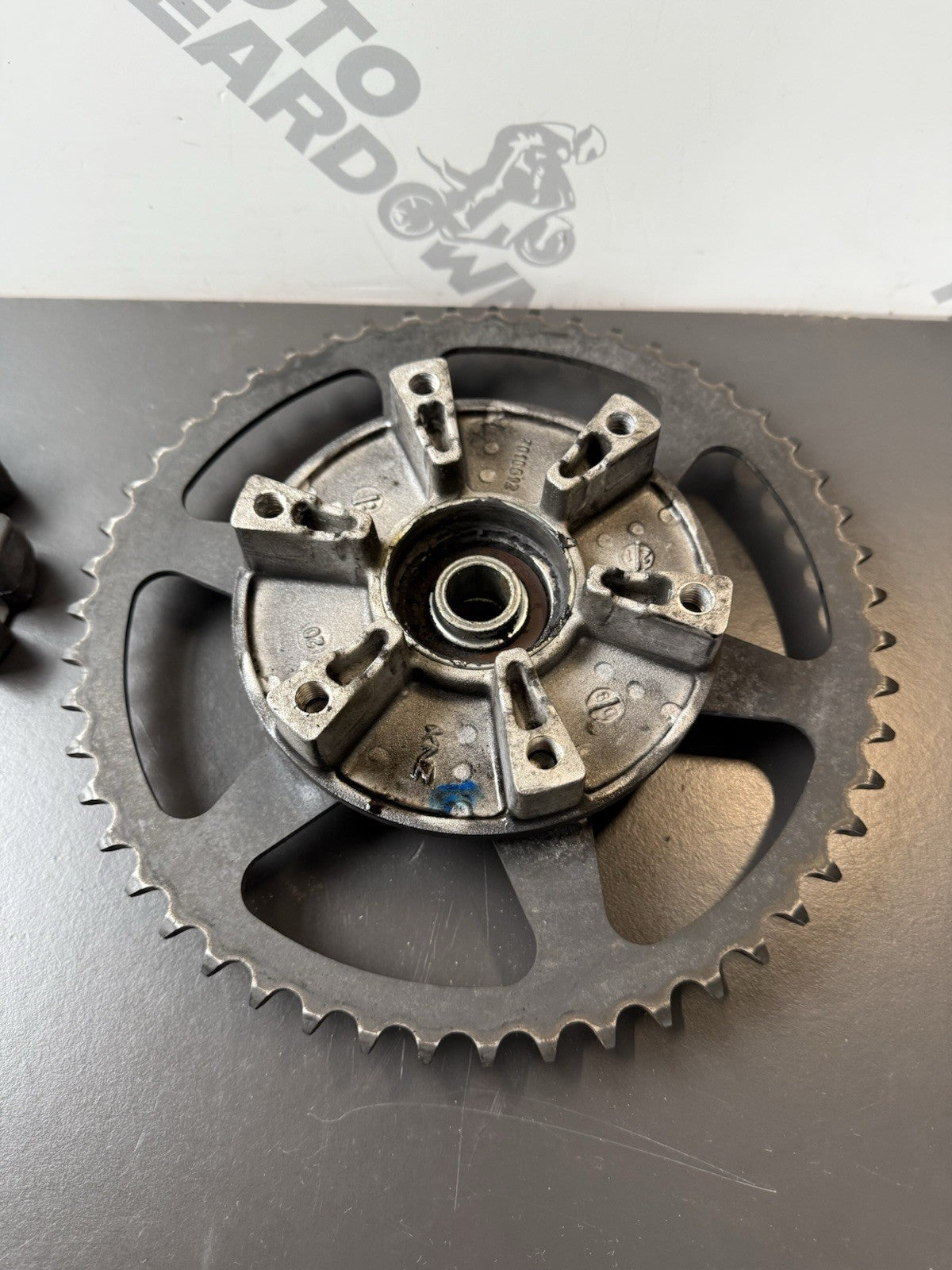TRIUMPH TRIDENT 660 REAR SPROCKET CARRIER AND CUSH DRIVES OEM YEAR 2021-2024