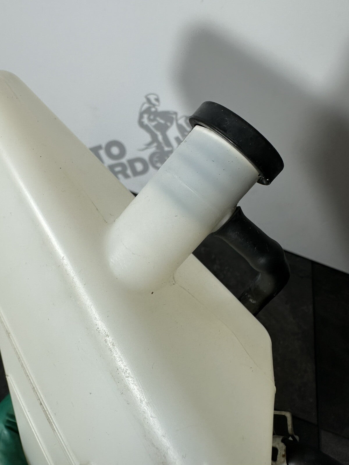 Suzuki GSXR 1300 2016 HAYABUSA Coolant Bottle Expansion Tank 18408 Miles OEM