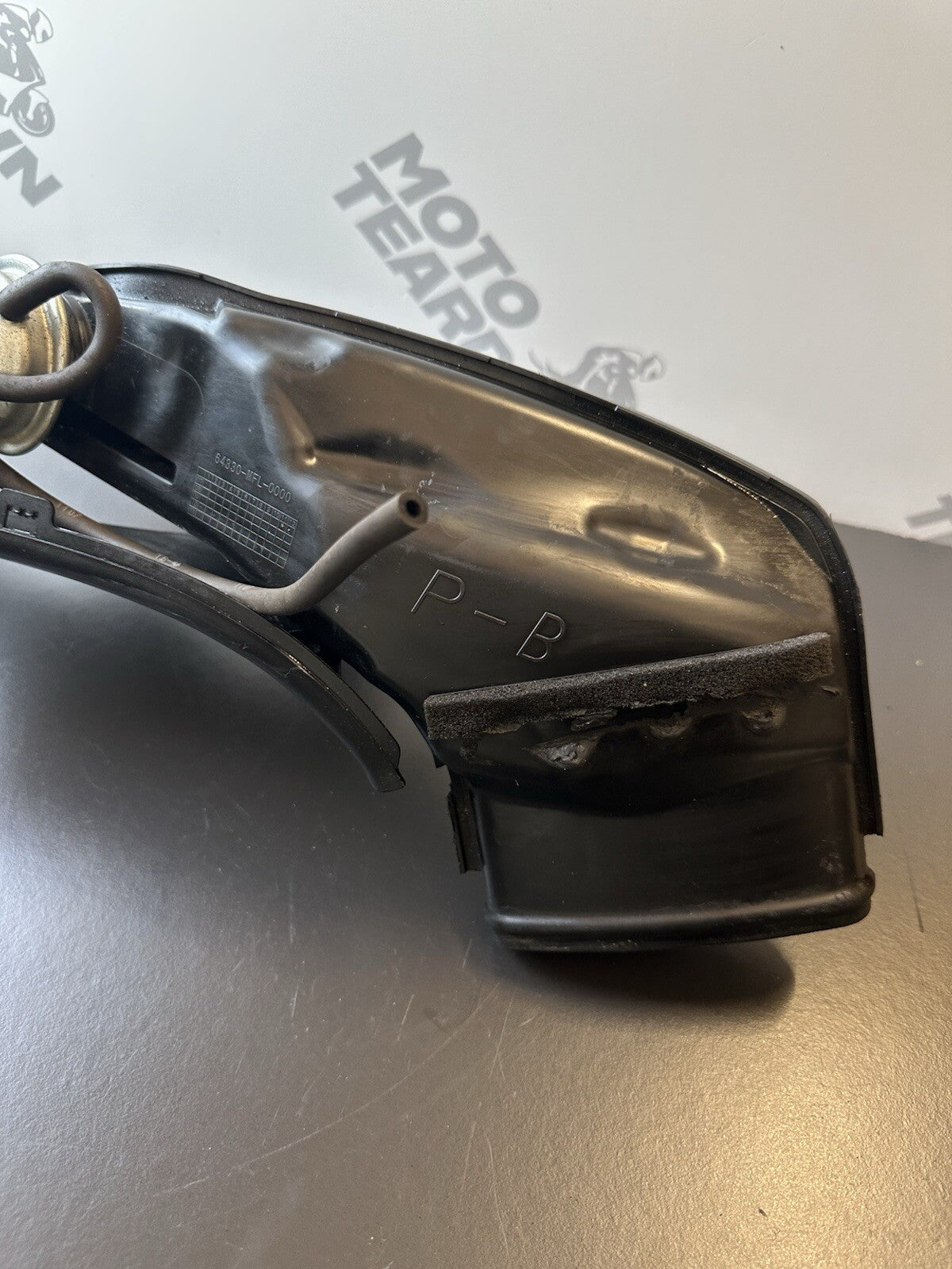 HONDA CBR 1000RR AIR DUCT - Right 2008 - 2011 Right Air Duct 64330-MFL-0000