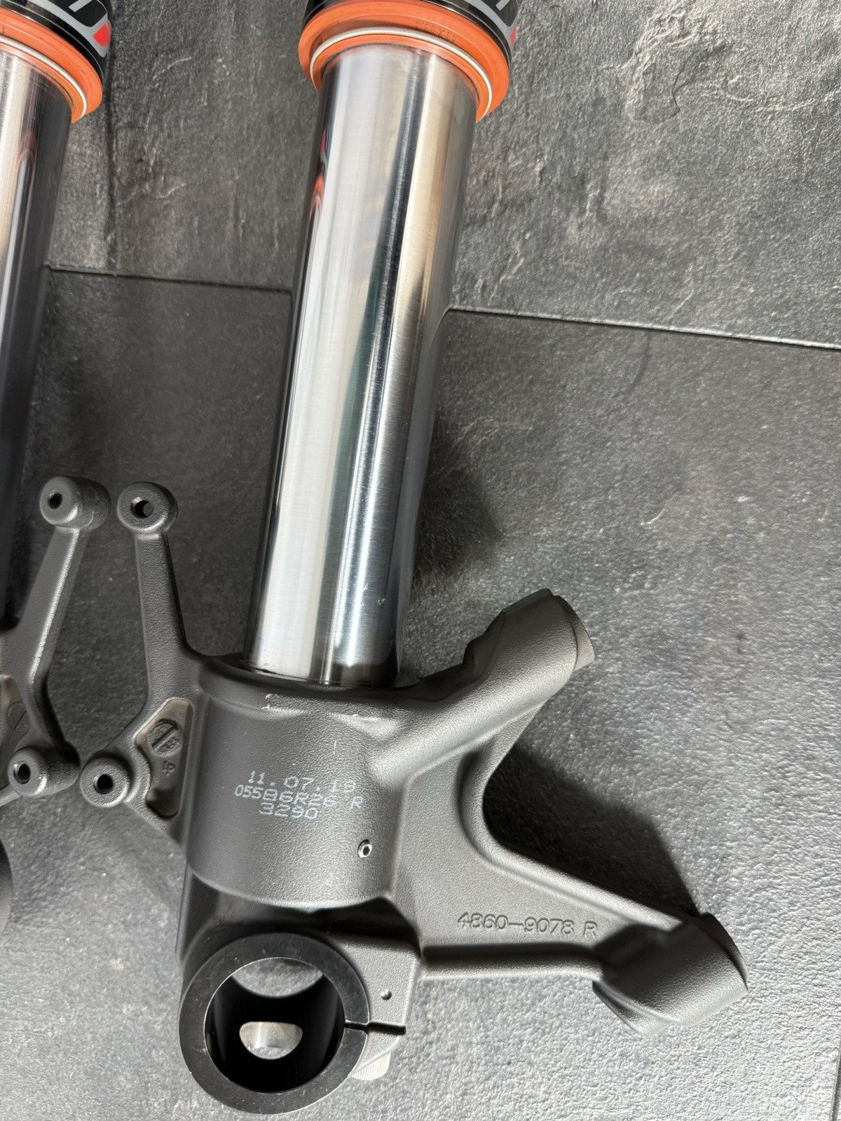 e87a9d72-51d7-47e9-a115-aceb9c178ac3