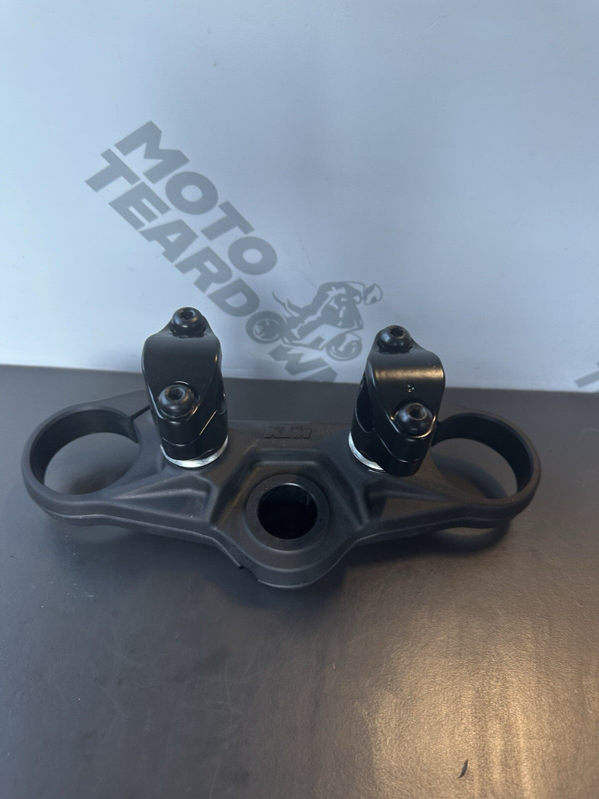 KTM 125 Duke top yoke Top Clamp Upper Yoke Upper Clamp 2024- Only 51 Miles OEM
