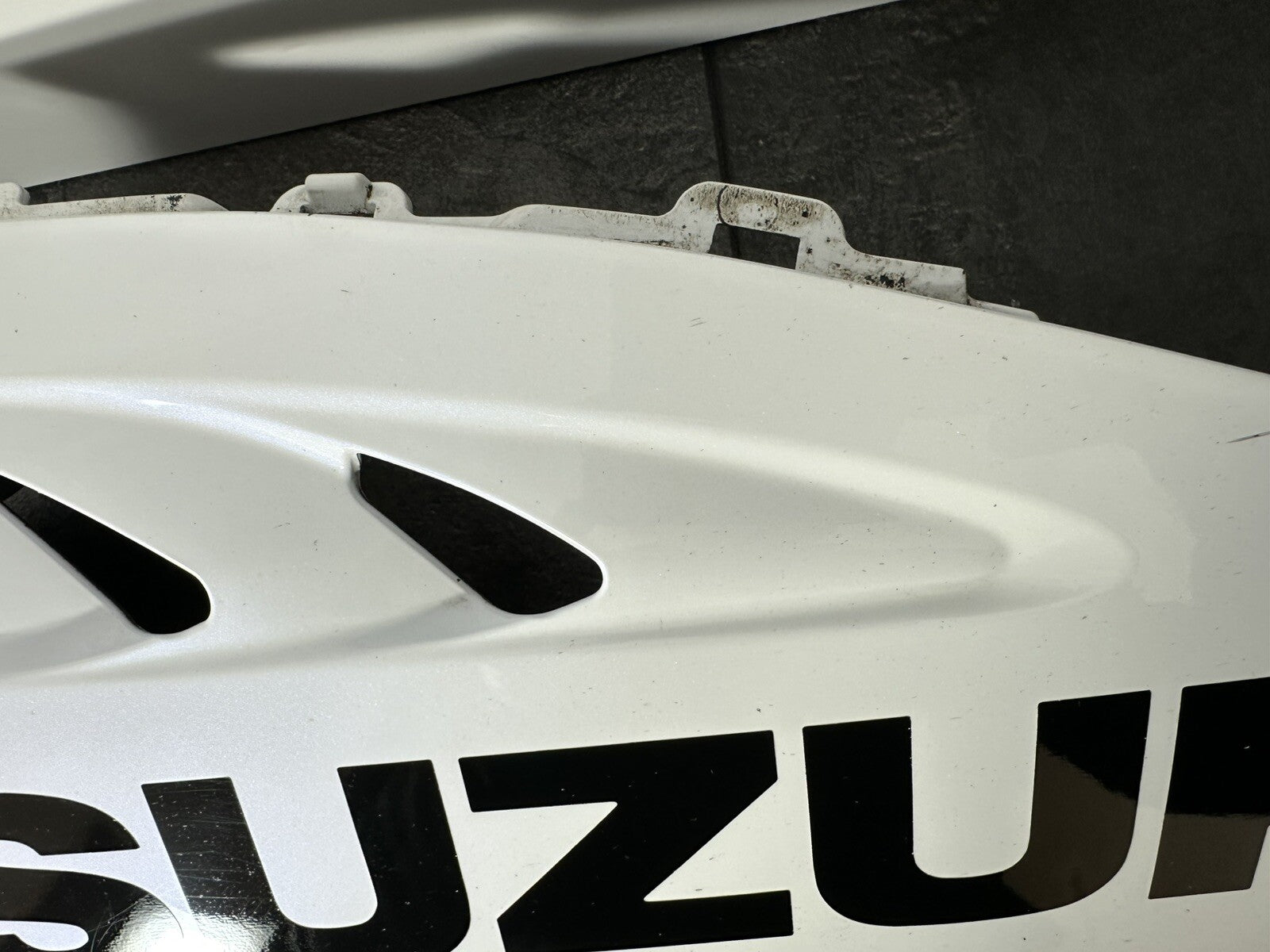 Suzuki GSXR 1000 2014 Right Lower Fairing Belly Pan 22774 Miles 2009-2016 OEM