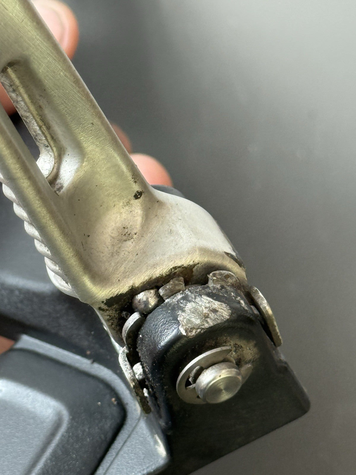 TRIUMPH TRIDENT 660 Right Rear Footrest Hanger - T2086606 2021-2024 RT Footrest