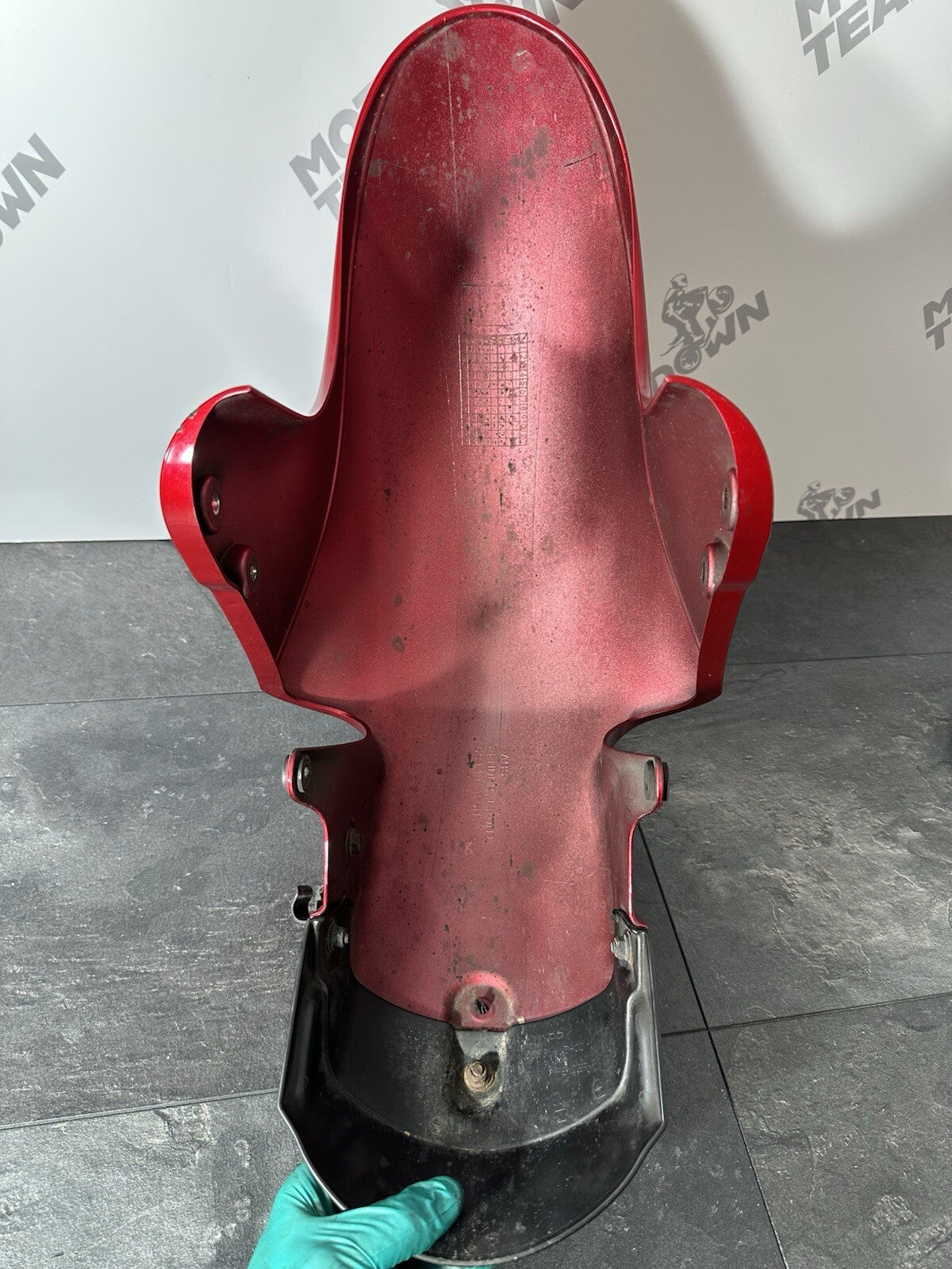 Suzuki GSXR 1300 2016 HAYABUSA Front Mudguard Front Fender 18408 Miles OEM
