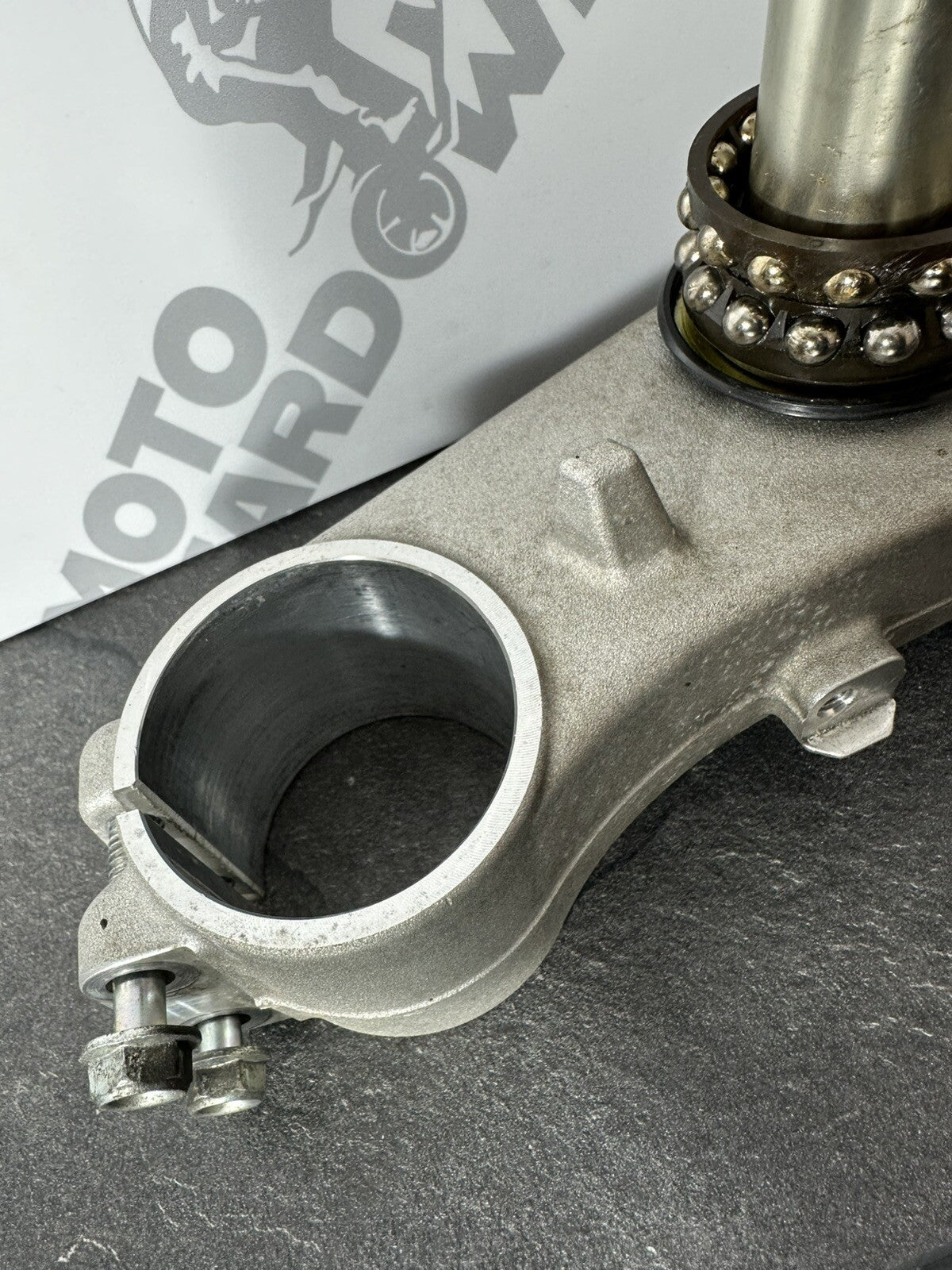 Suzuki GSXR 1000 2014 Lower Yoke Bottom Yoke Bearings 22774 Miles 2009-2016 OEM