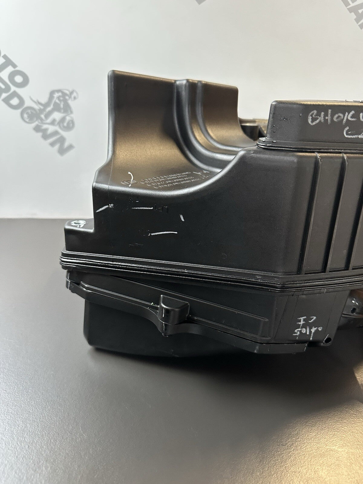 KTM 125 DUKE Air Box KTM 125 Duke Airbox Air Cleaner/Box 2024 96006000033 OEM