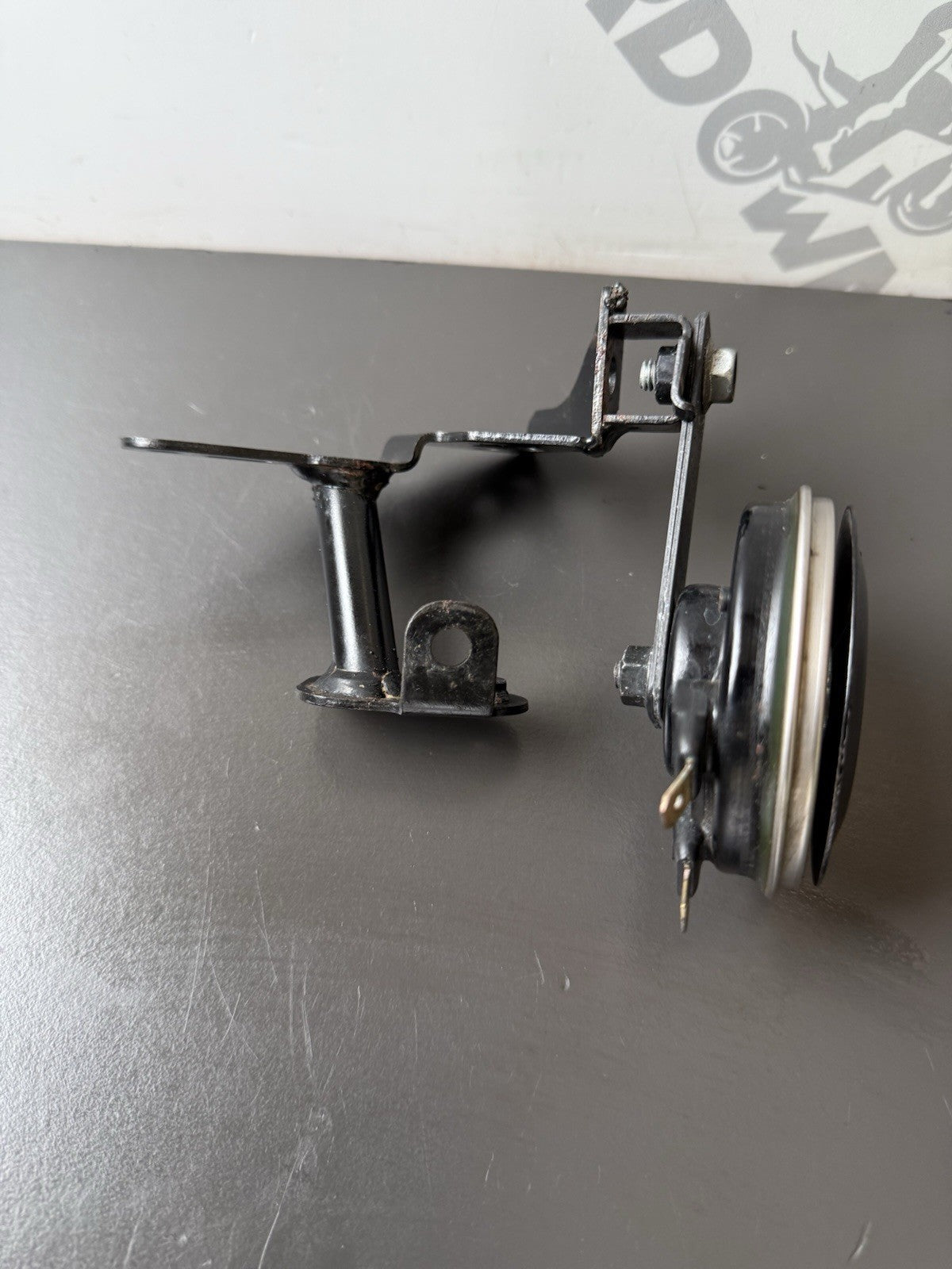 Suzuki GSXS 125 Horn & Bracket Suzuki GSXS 125 Horn And Bracket OEM 2017-2020