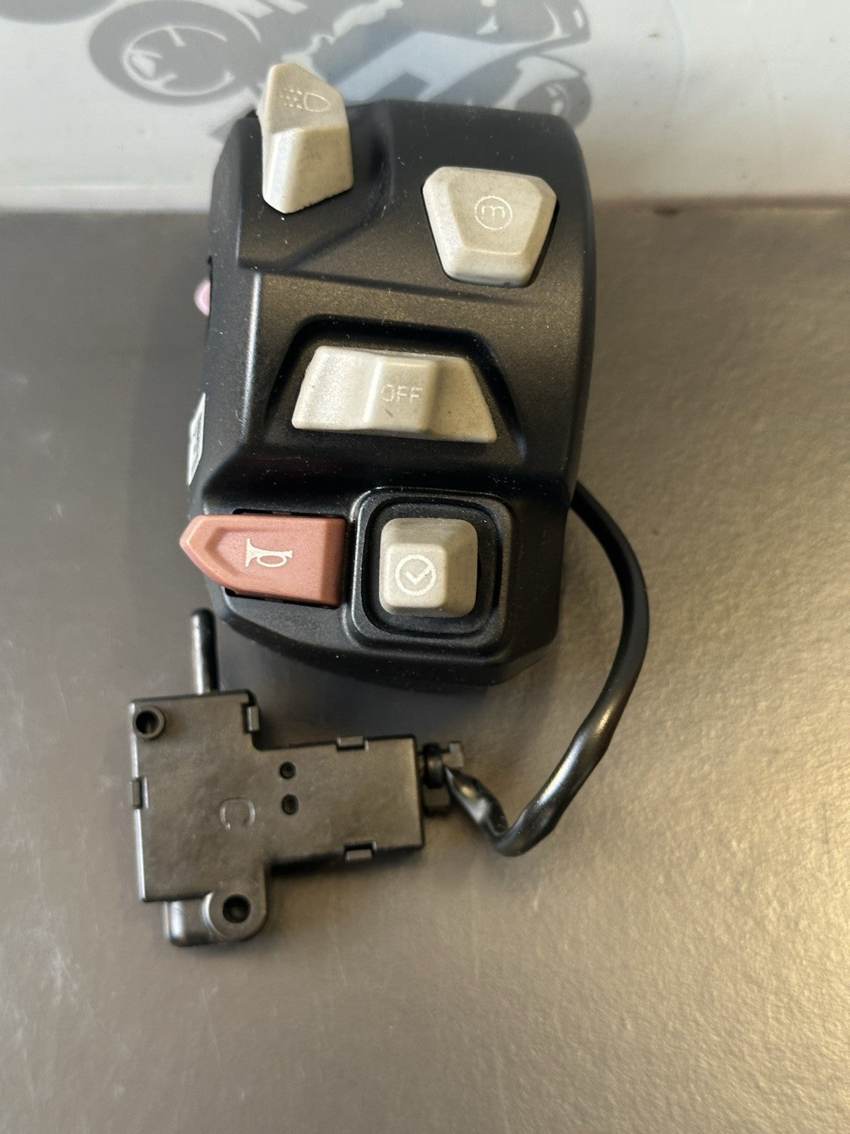 TRIUMPH STREET TRIPLE 765R LEFT HAND SWITCH CUBE T2049728 Left Switch OEM 2017