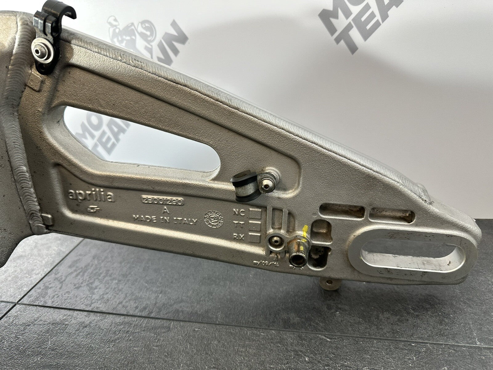 Aprilia Tuono V4 1100 Factory 2020 Swingarm Swinging Arm 6889 Miles OEM 2019