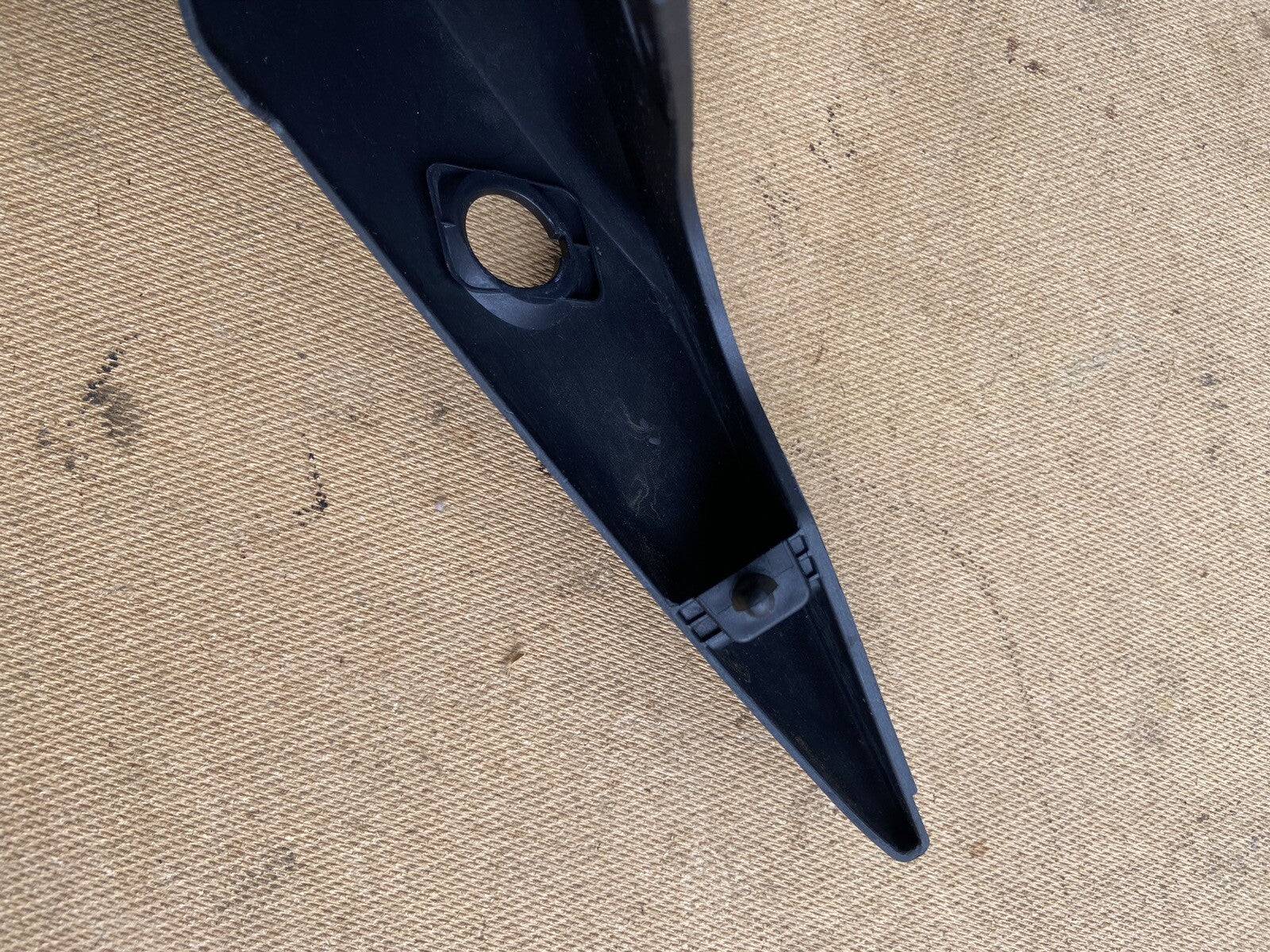 SUZUKI GSXR 600 / 750 Left REAR LEFT SIDE TAIL FAIRING COVER COWL 47211-14J 2017