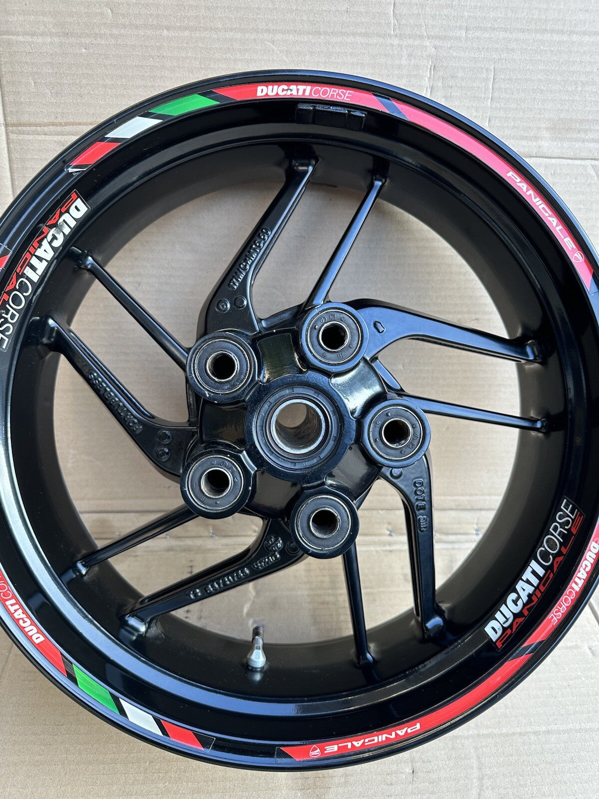 Ducati 959 Panigale rear wheel black Rear Wheel 959 Rear Wheel READ DESCRIPTION
