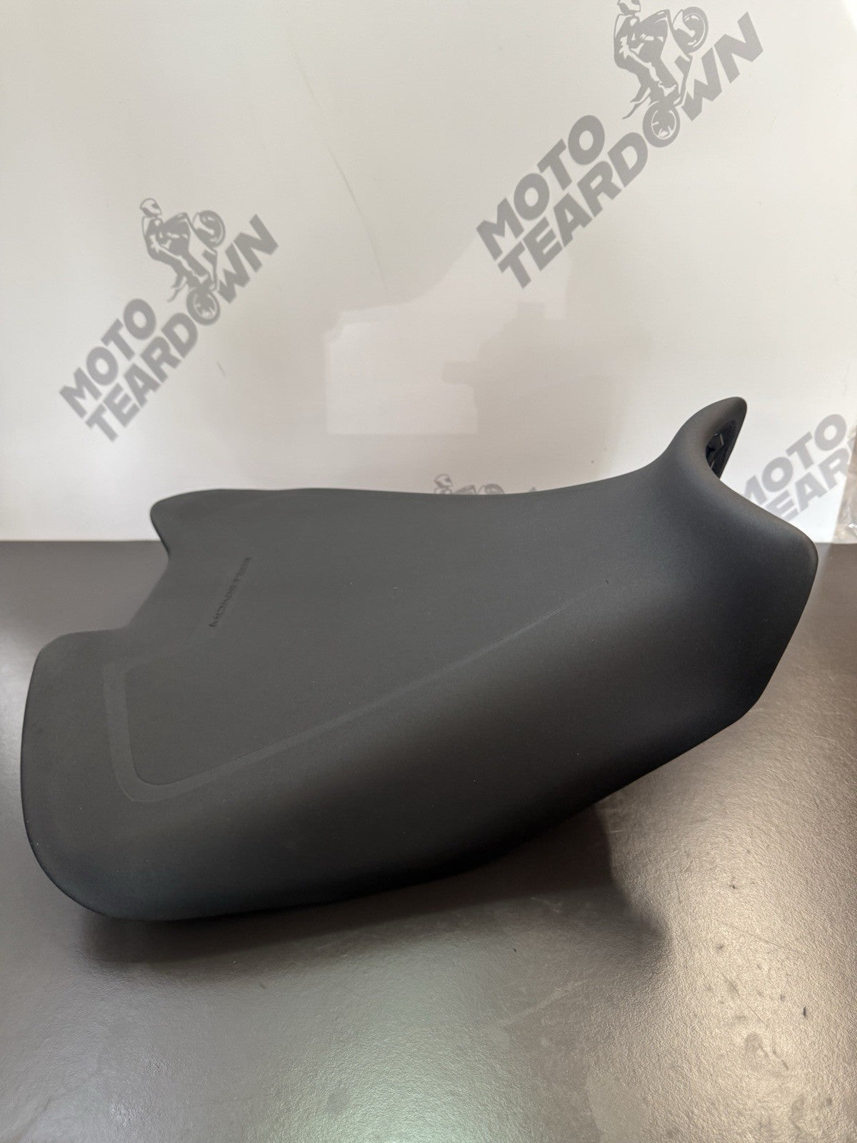 37e5f1a8-ad5a-472e-beee-fa9c61abbe95