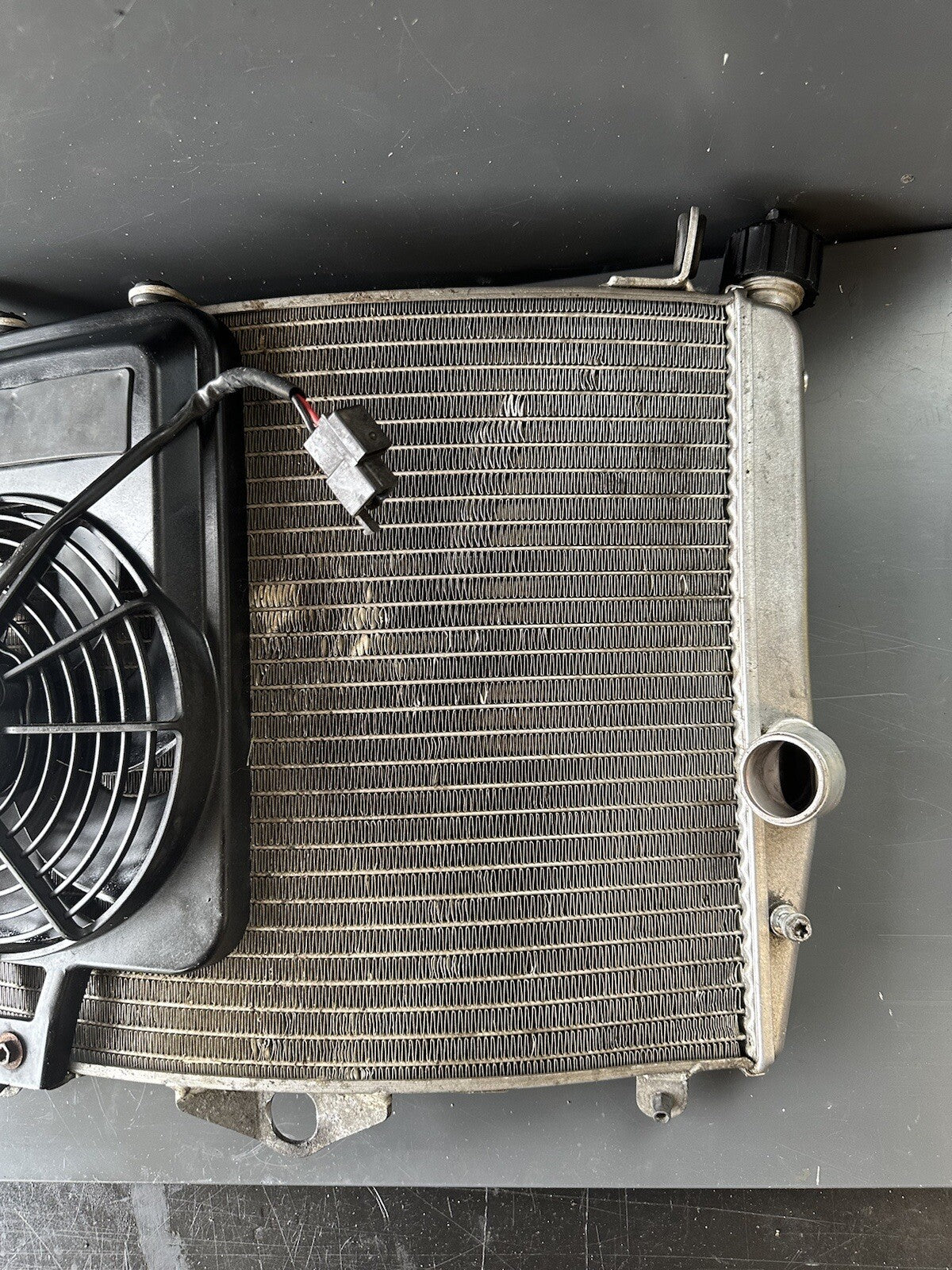 KTM 1190 RC8 Radiator And Fan 69035010033 KTM 1190 Radiator And Fan OEM 2010
