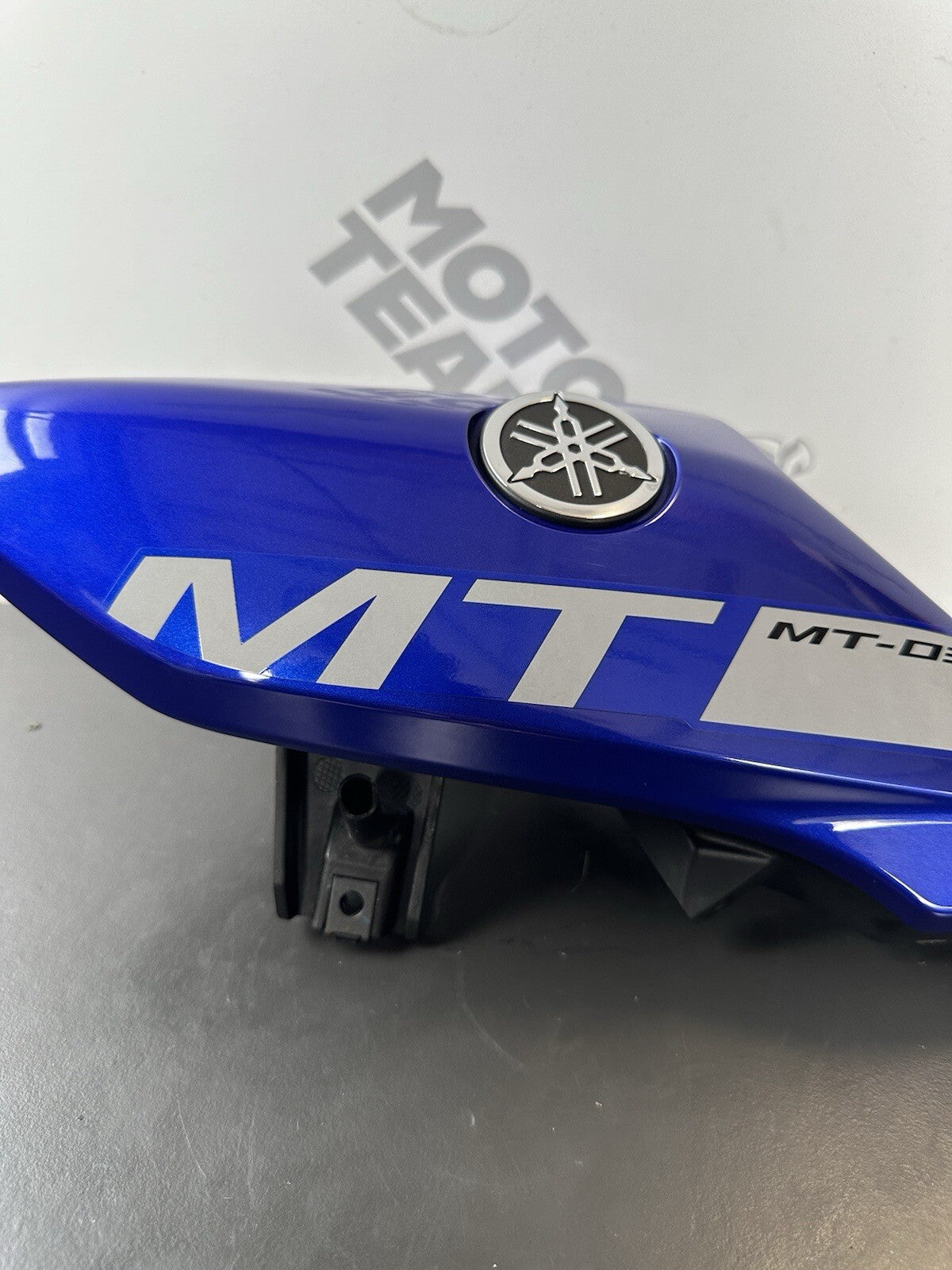 YAMAHA MT03 Right AIR DUCT FAIRING PLASTIC RIGHT MT 03 Right Air Duct Fairing