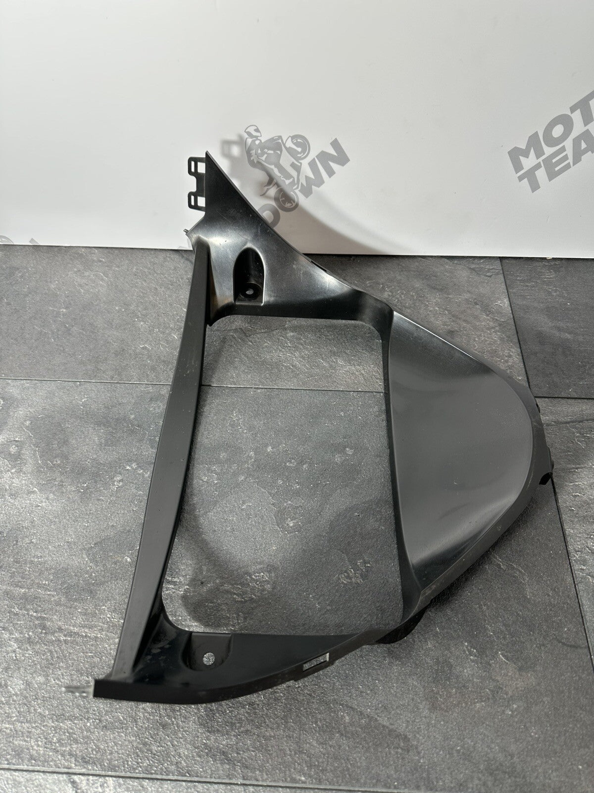 Suzuki GSXR 1300 2016 HAYABUSA Belly Pan V Piece Panel Fairing 18408 Miles OEM