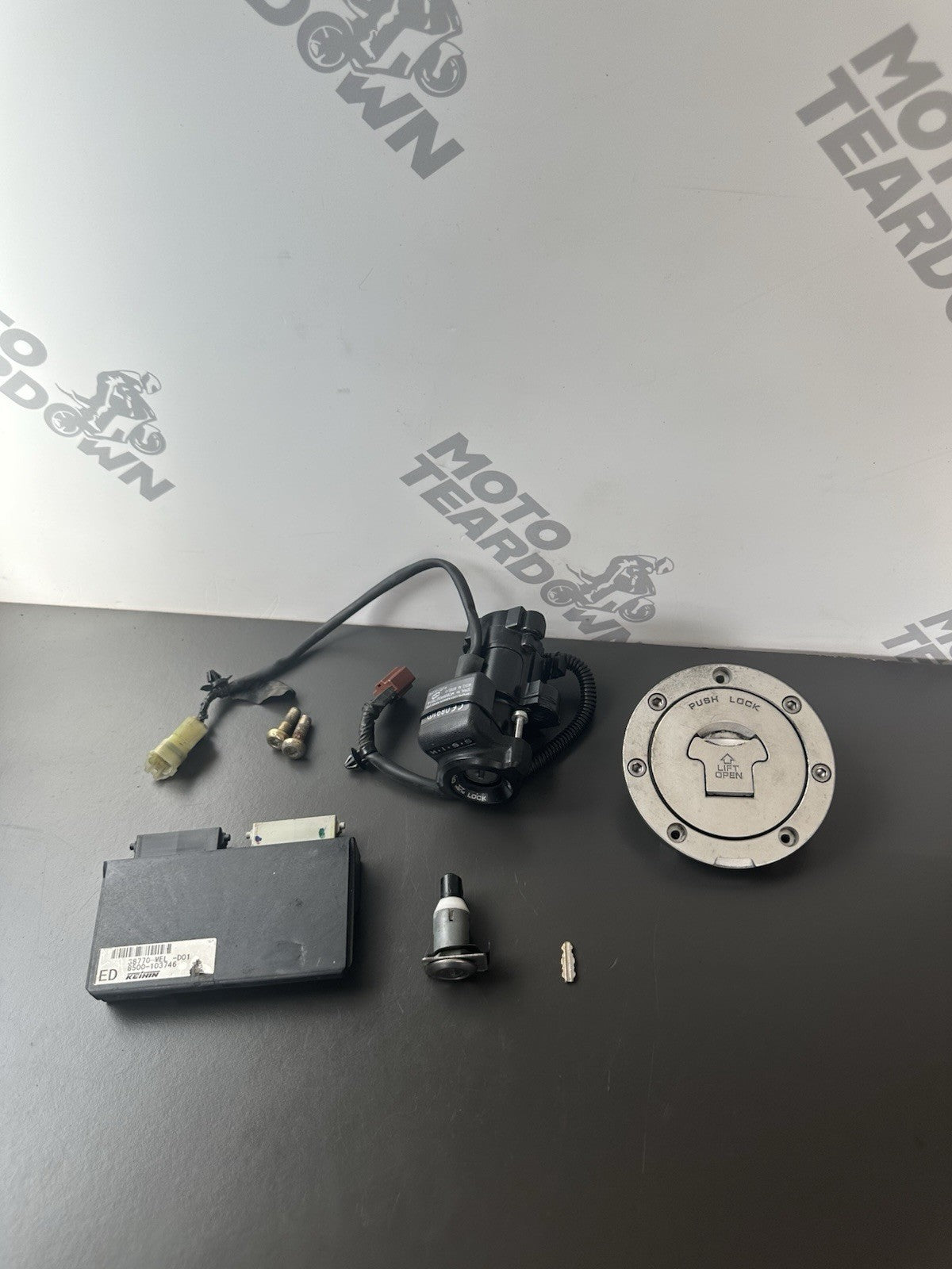 Honda Fireblade CBR1000RR Lockset ECU Ignition Key Fuel Cap Lock SEE DESCRIPTION