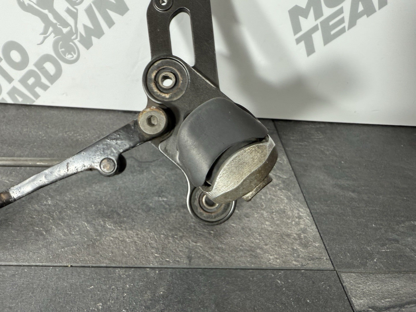 fb4e5498-c3fb-475a-85e6-033806e55a43