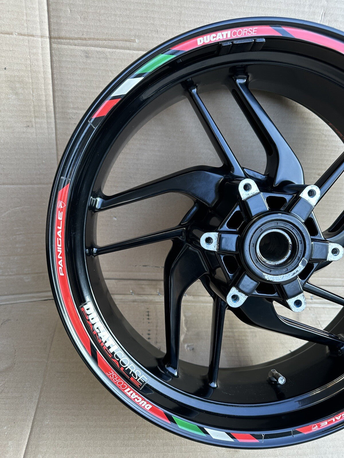 Ducati 959 Panigale rear wheel black Rear Wheel 959 Rear Wheel READ DESCRIPTION