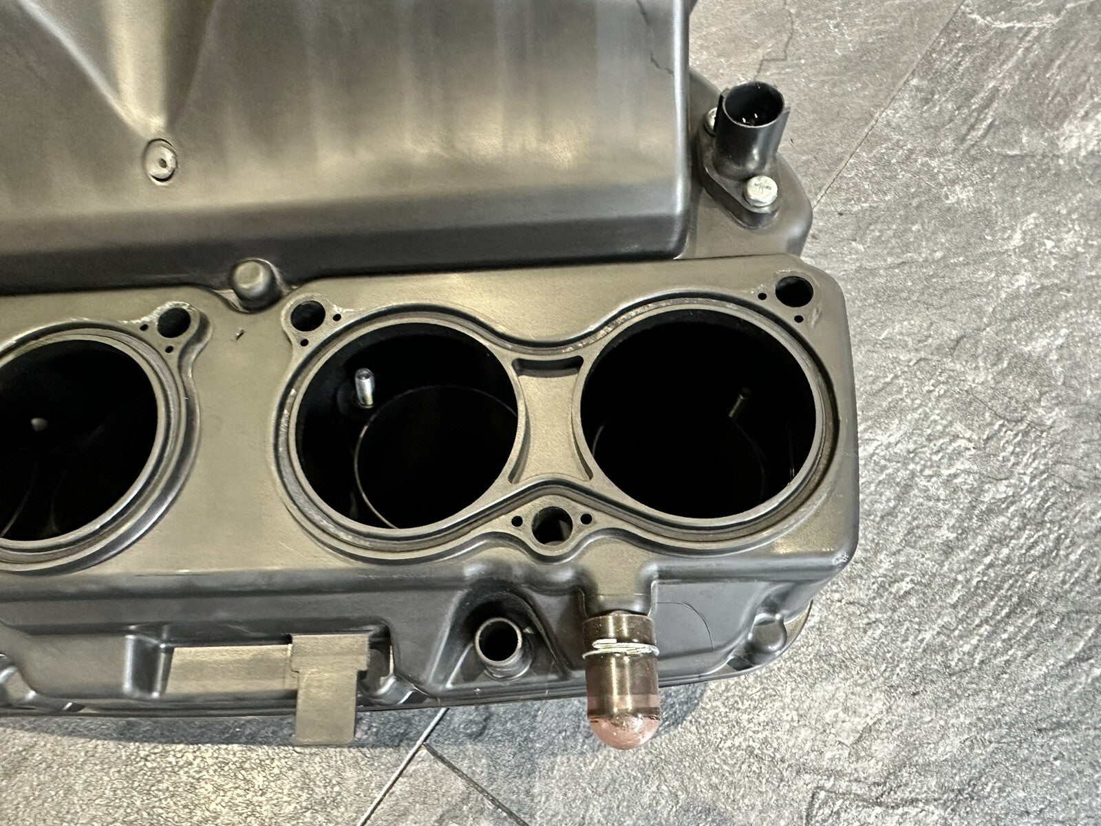 Suzuki GSXR 1000 2009 Airbox Filter Intakes Air Box 2009-2016 9715 Miles OEM