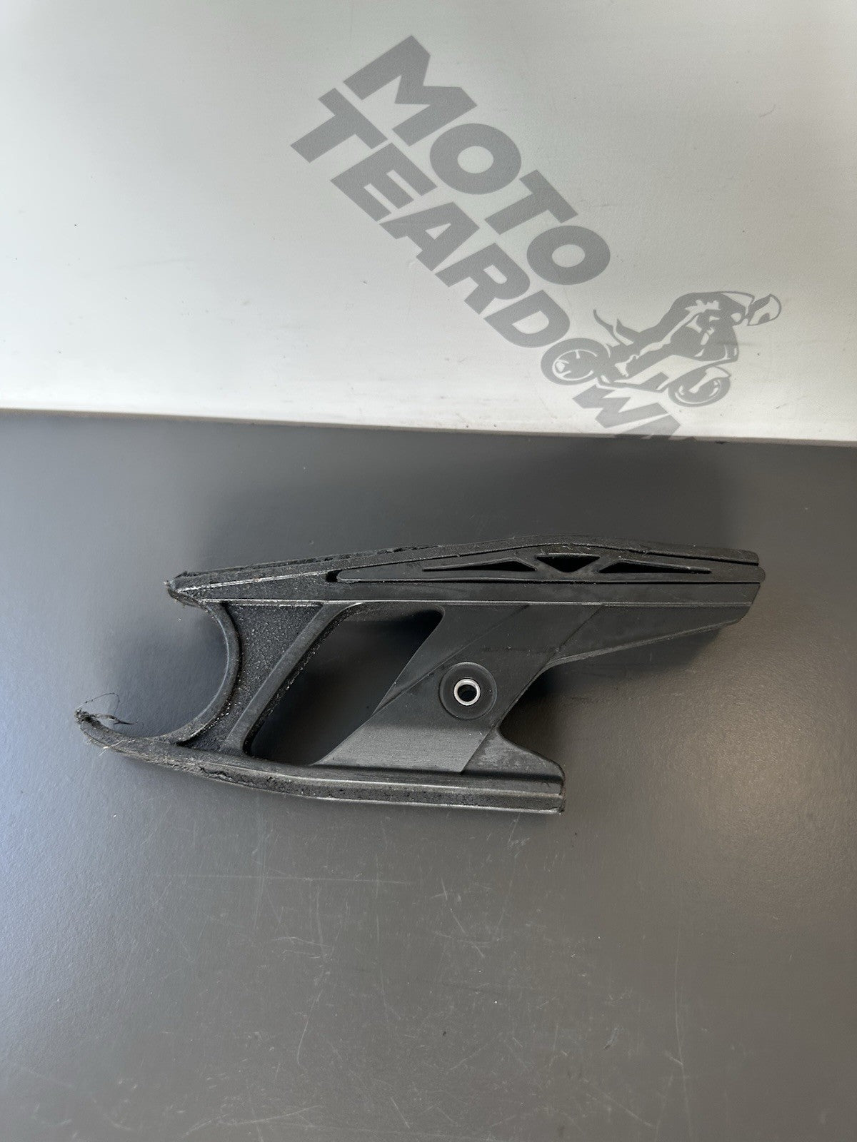 TRIUMPH STREET TRIPLE 675 675R CHAIN GUIDE 675 Chain Guide 2007-2011 OEM