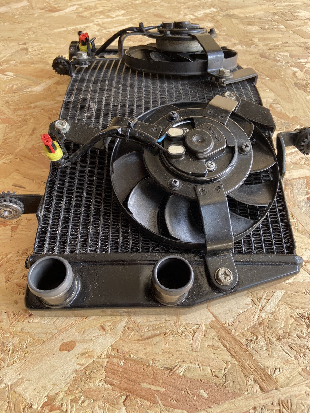 Ducati 1098 radiator + fans 1098 WATER COOLER Radiator And Fans 2007-2009 OEM