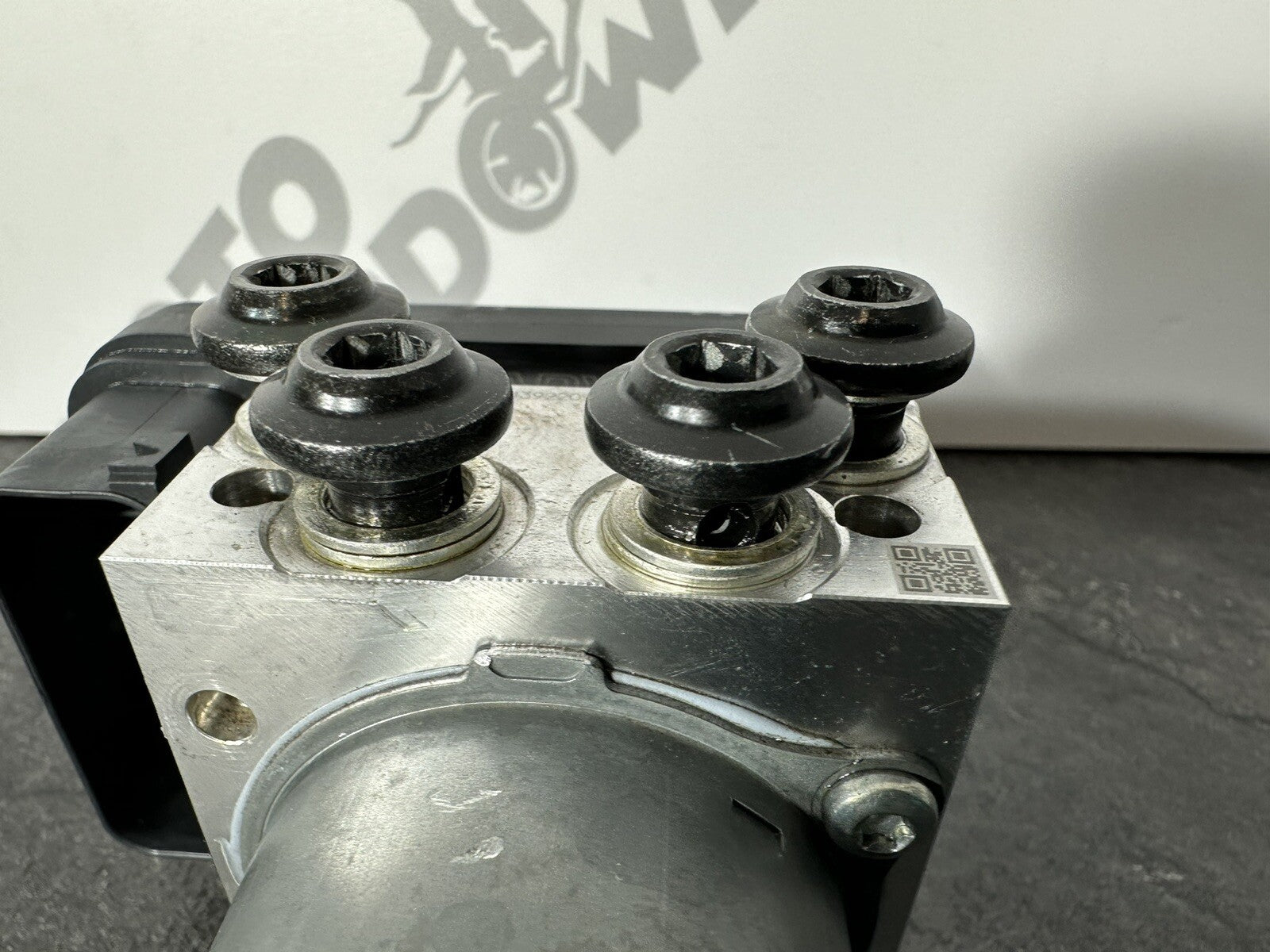 Yamaha R7 690 2024 ABS Pump Brake Actuator ADVICS 1784 Miles 2022 2023 OEM