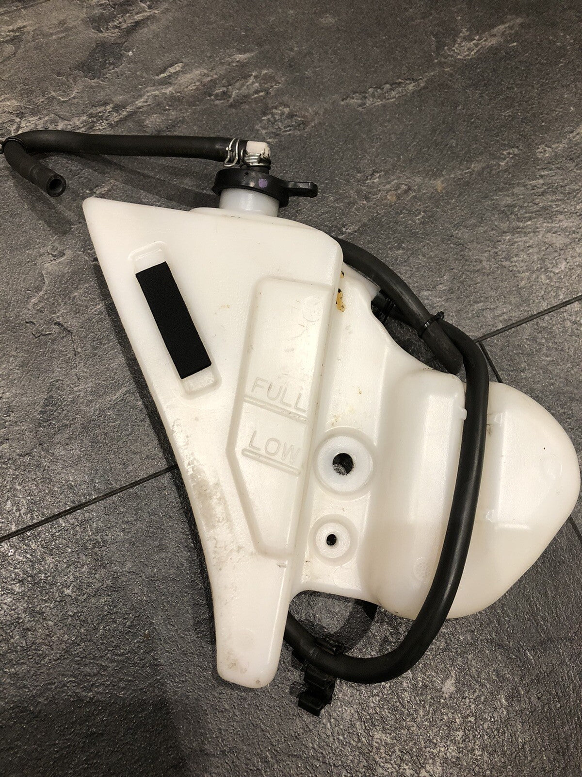 Aprilia Tuono V4 1100 FACTORY 2016 Coolant Bottle Reservoir Radiator OEM RSV4