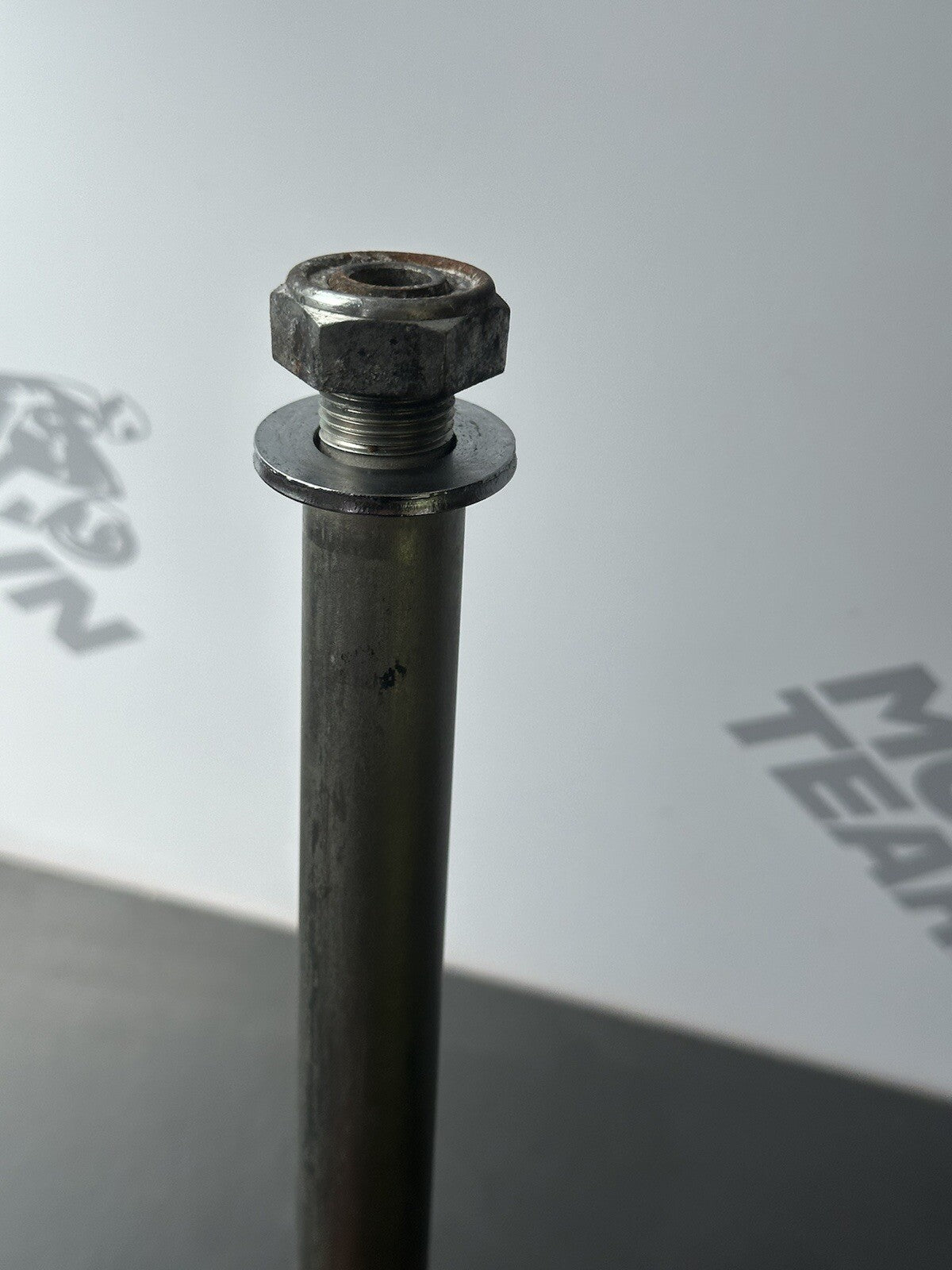 YAMAHA MT 09 SP MT09SP 2022 SWINGARM AXLE SPINDLE AND NUT Swingarn Spindle OEM