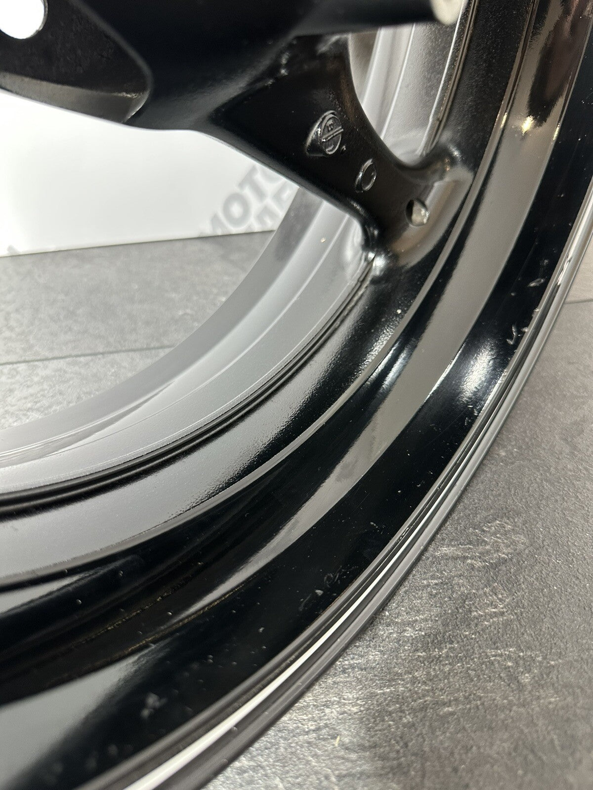 Suzuki GSXR 1000 2014 Rear Wheel Rim ENKEI 22774 Miles 2009-2016 OEM