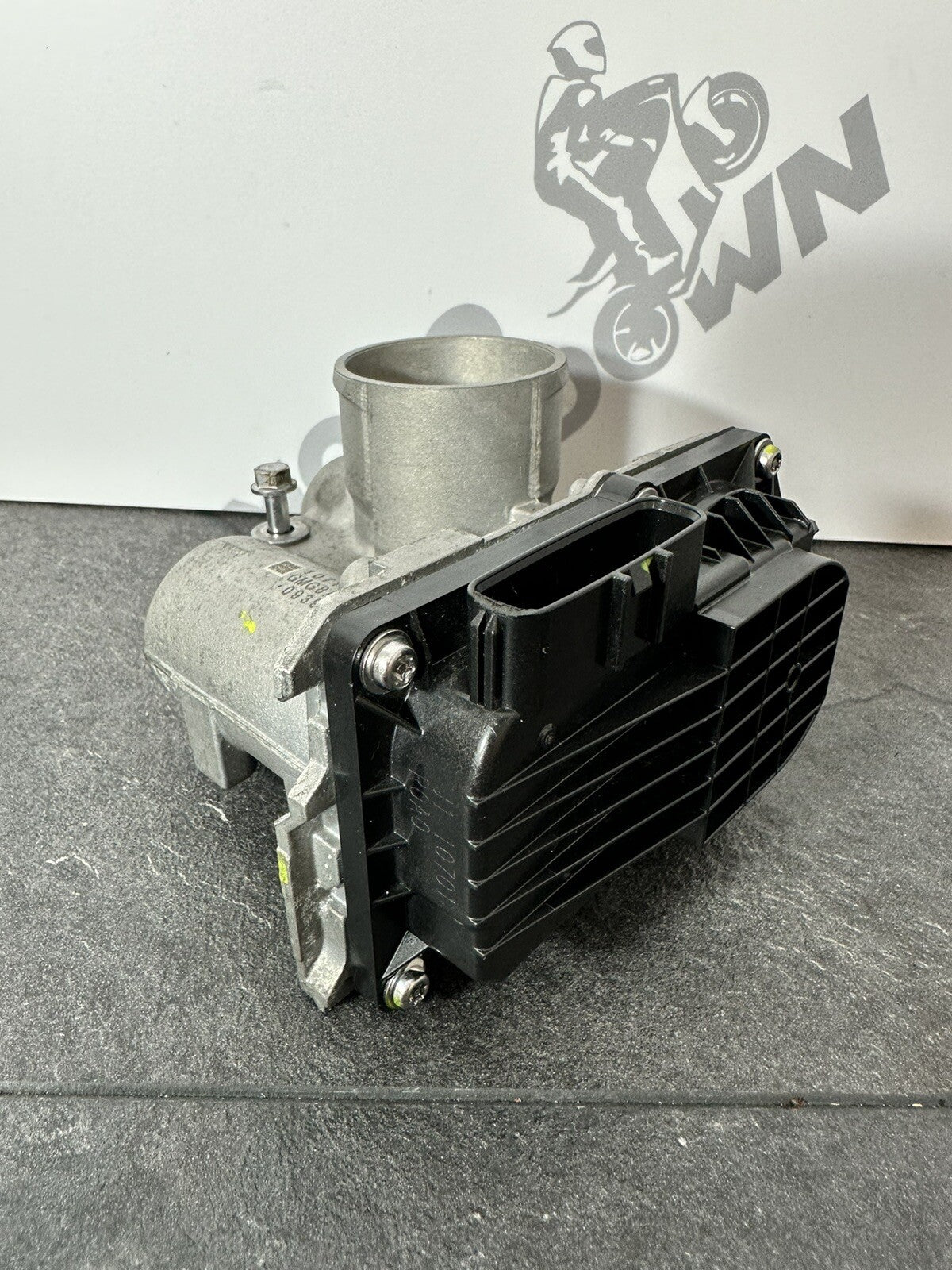 Triumph Trident 660 2022 Throttle Body KEIHIN 2962 Miles 2021-2024 OEM
