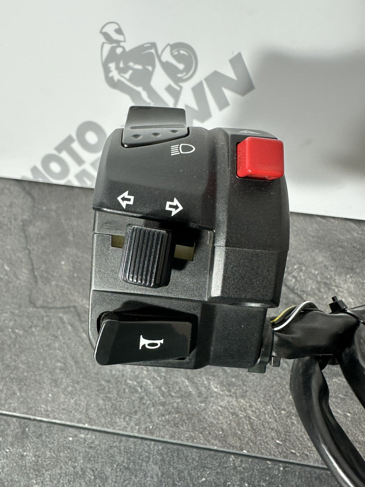Suzuki GSXR 1300 2016 HAYABUSA Left Switchgear Switch Assembly 18408 Miles OEM
