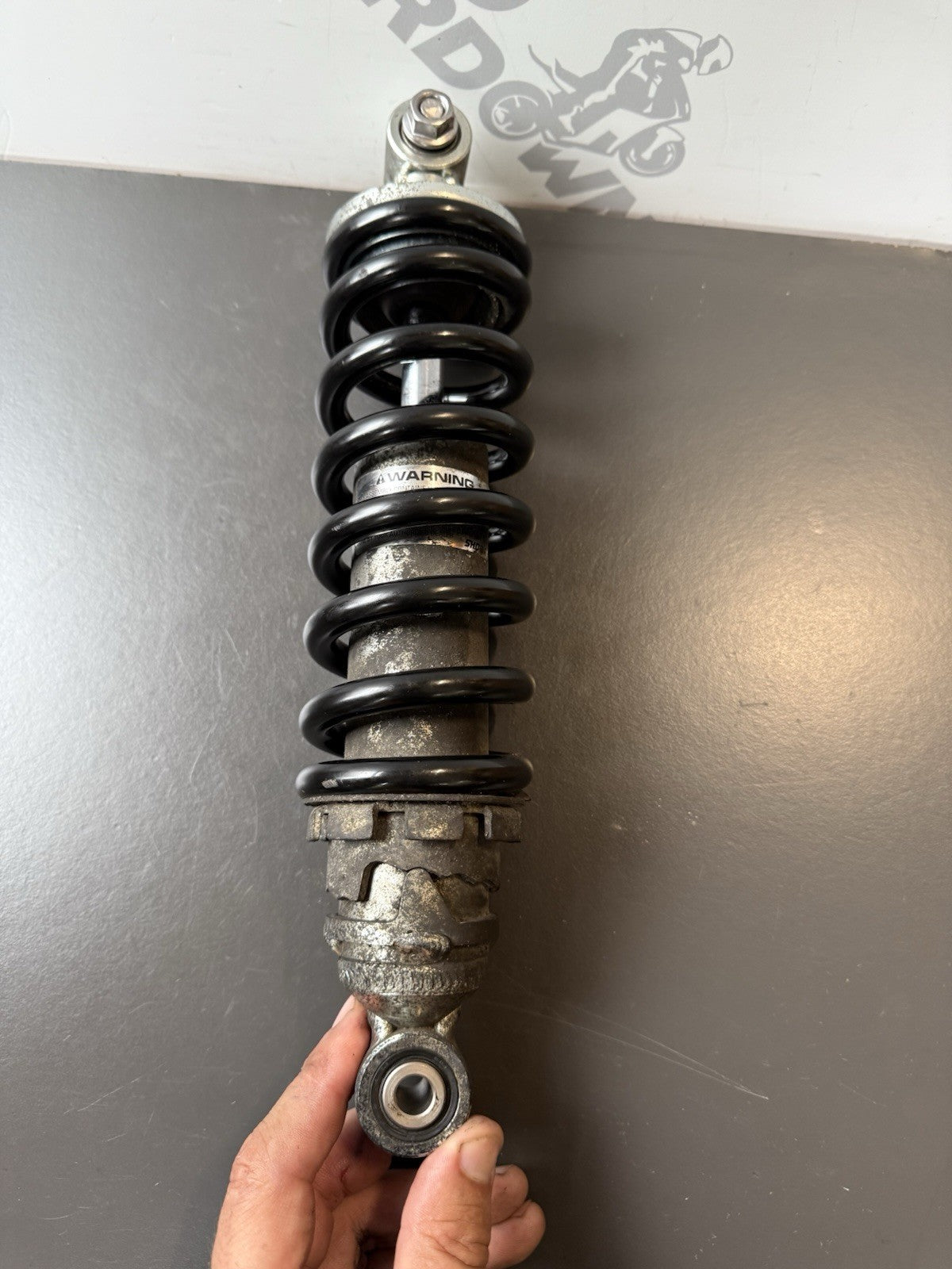 TRIUMPH TRIDENT 660 REAR SHOCK TRIDENT 660 Rear Shock OEM YEAR 2021-2024