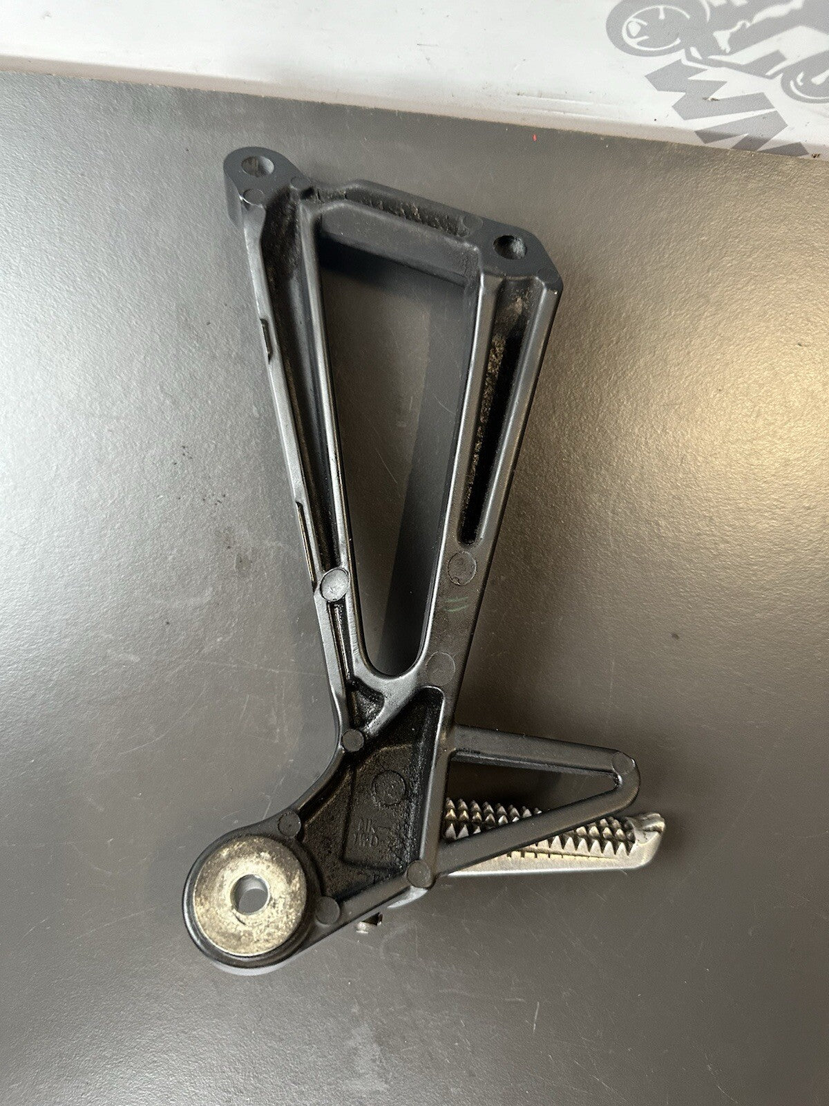 YAMAHA MT-03 Right Rear Foot Hanger YAMAHA MT03 Right Pillion Hanger RT Foot OEM