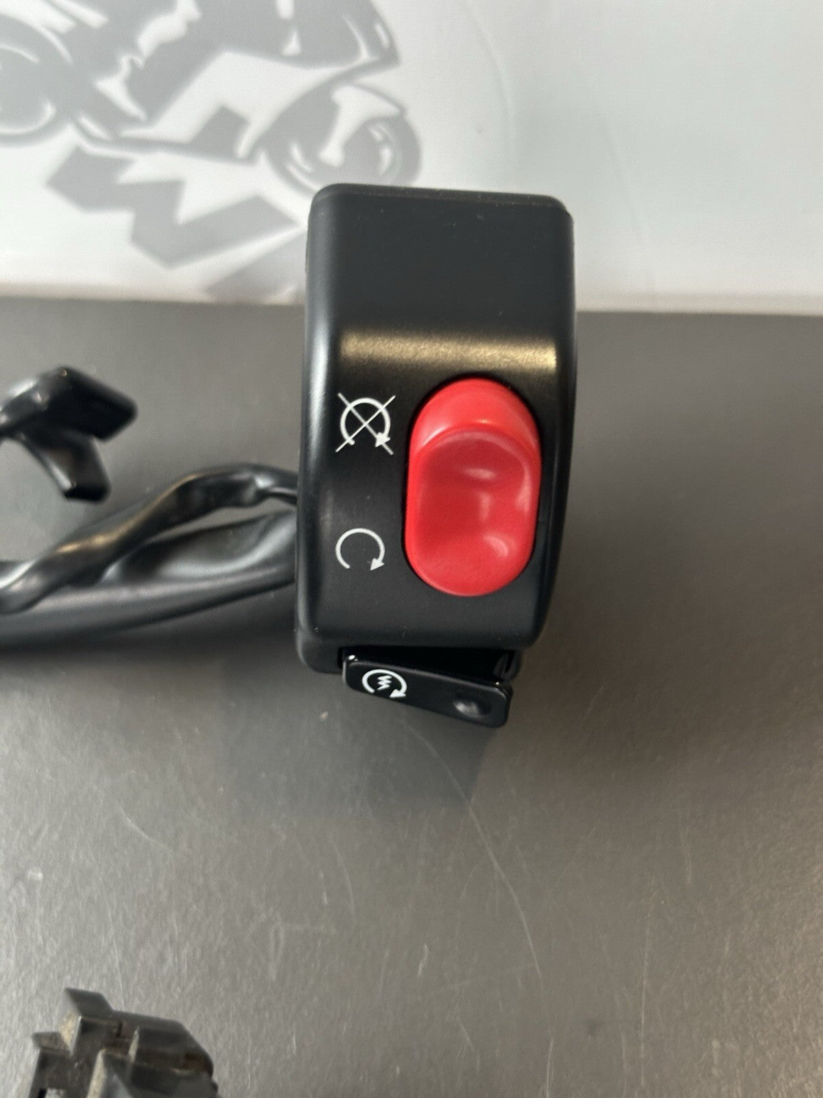 TRIUMPH STREET TRIPLE 675R 675 R/H Right Switchgear T2049255 Right Switch 2011