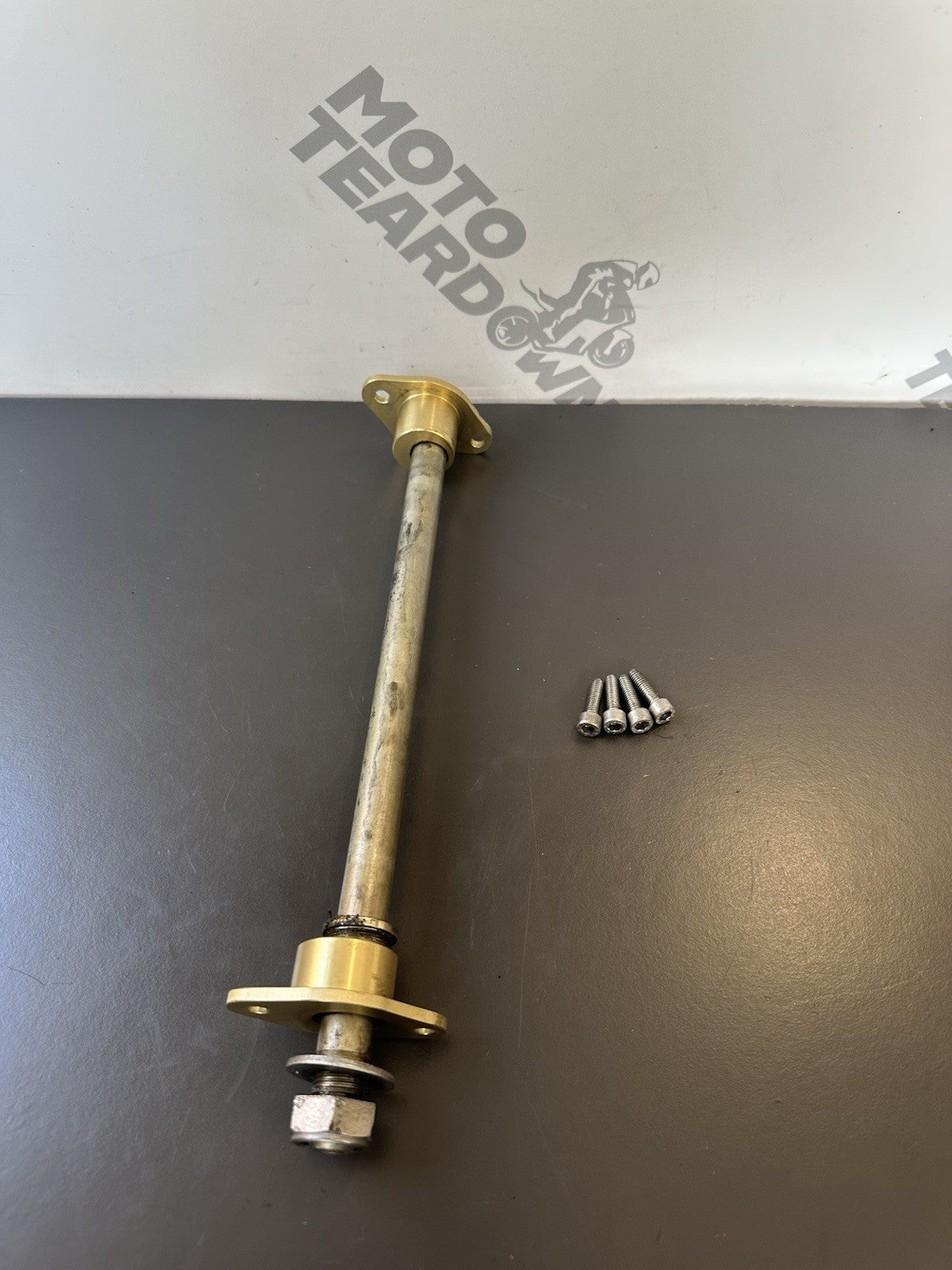 TRIUMPH STREET TRIPLE 675 SWINGARM SPINDLE 2007-2011 675R SWINGARM Spindle